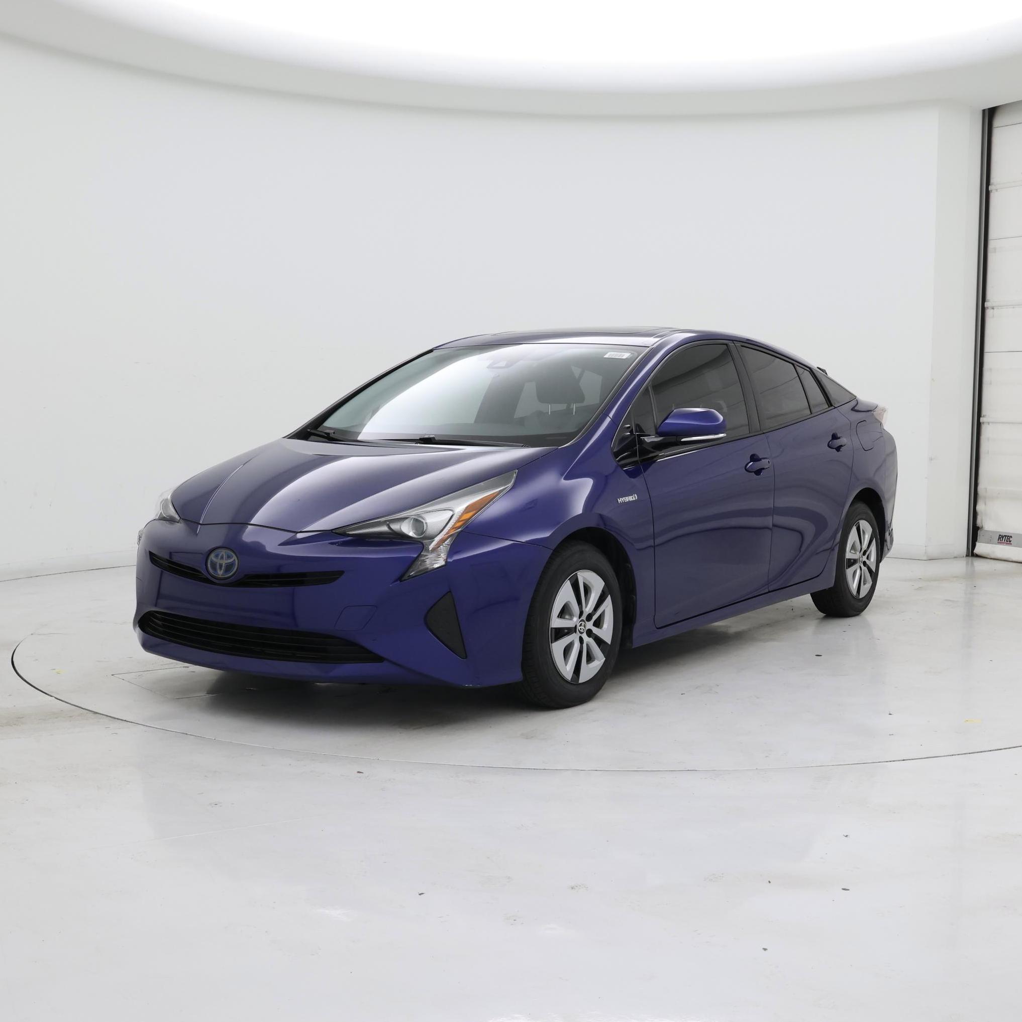 Thumbnail: 2016 Toyota Prius - 4