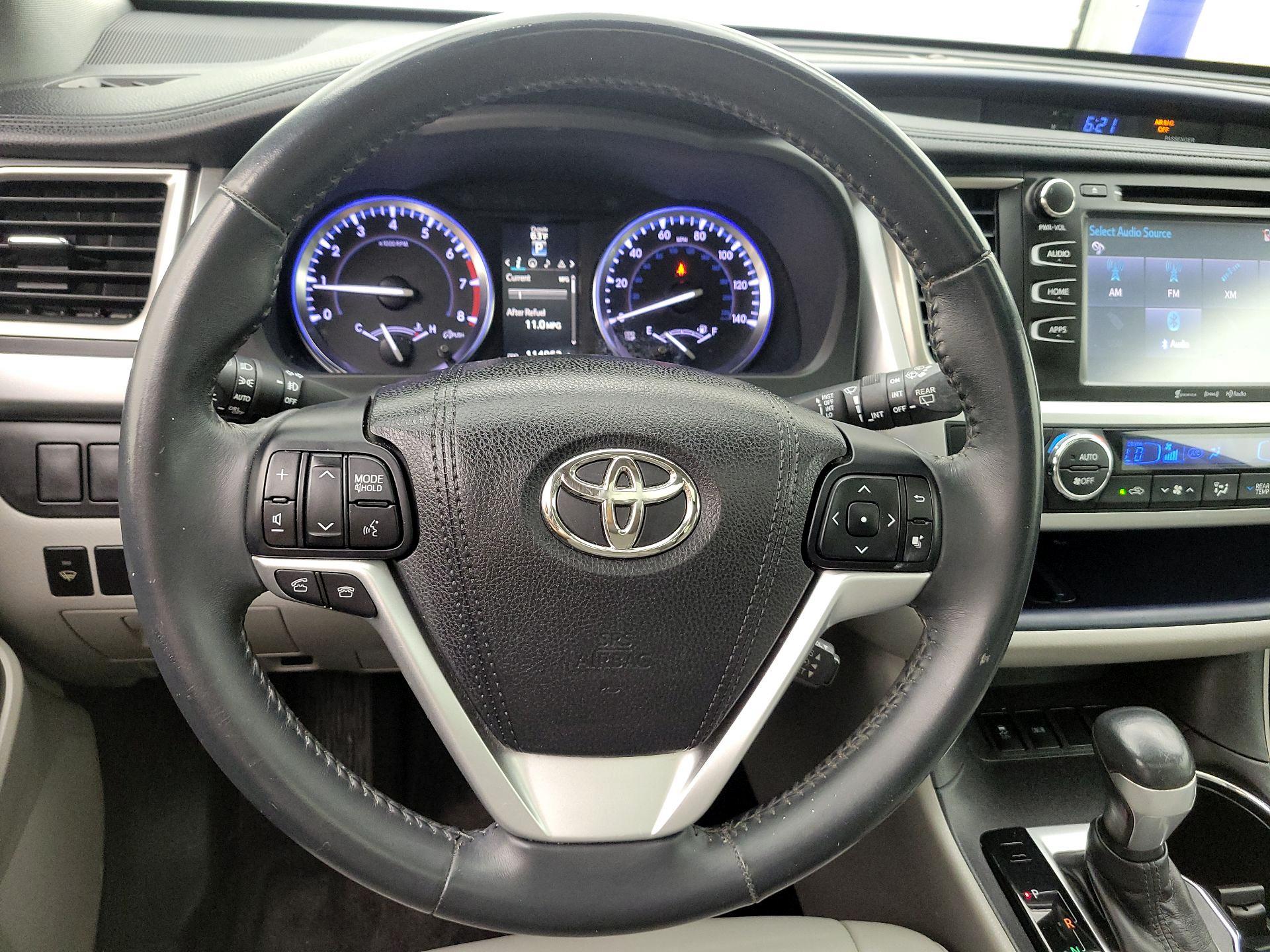 Thumbnail: 2016 Toyota Highlander - 10