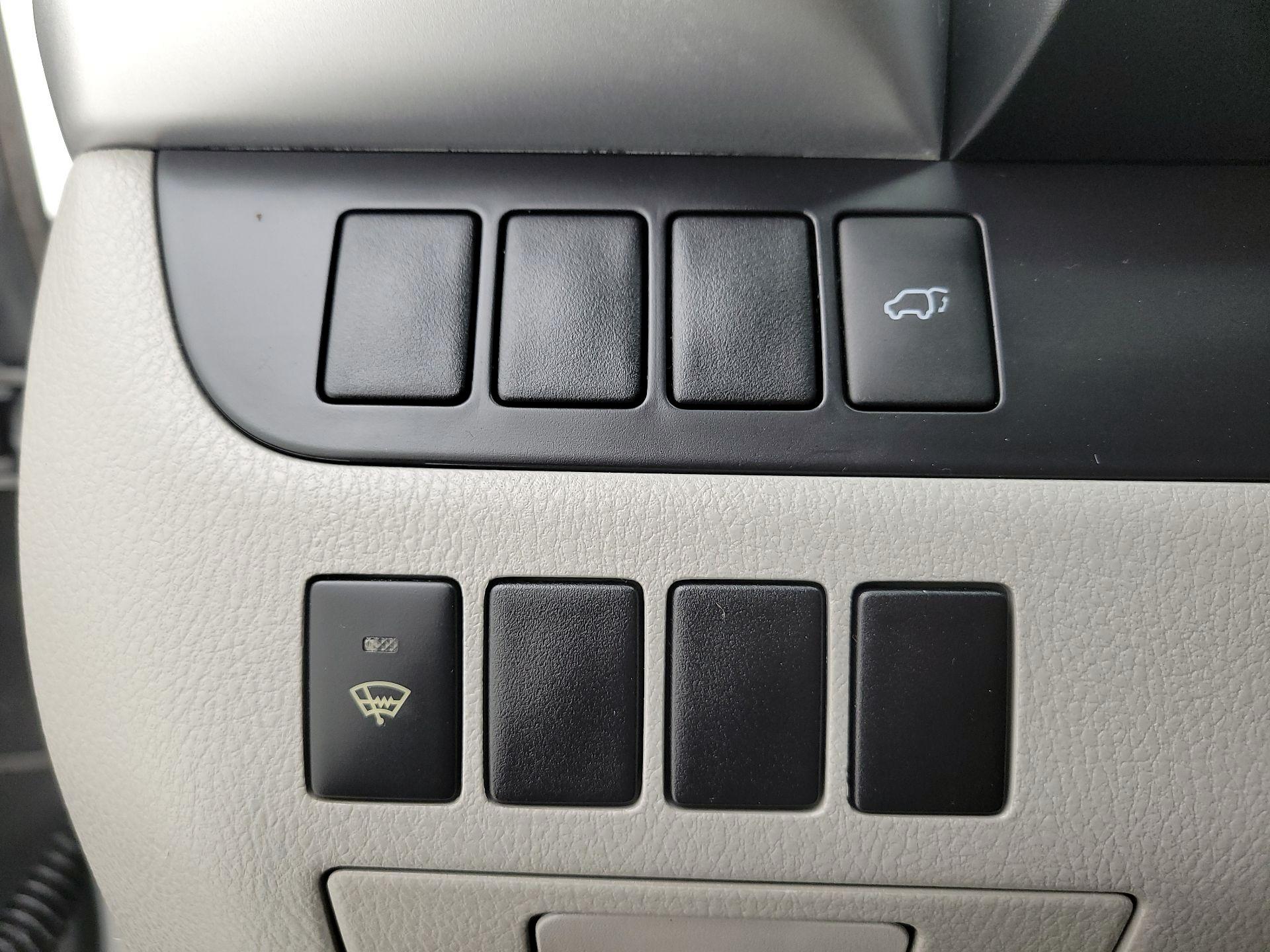 Thumbnail: 2016 Toyota Highlander - 13