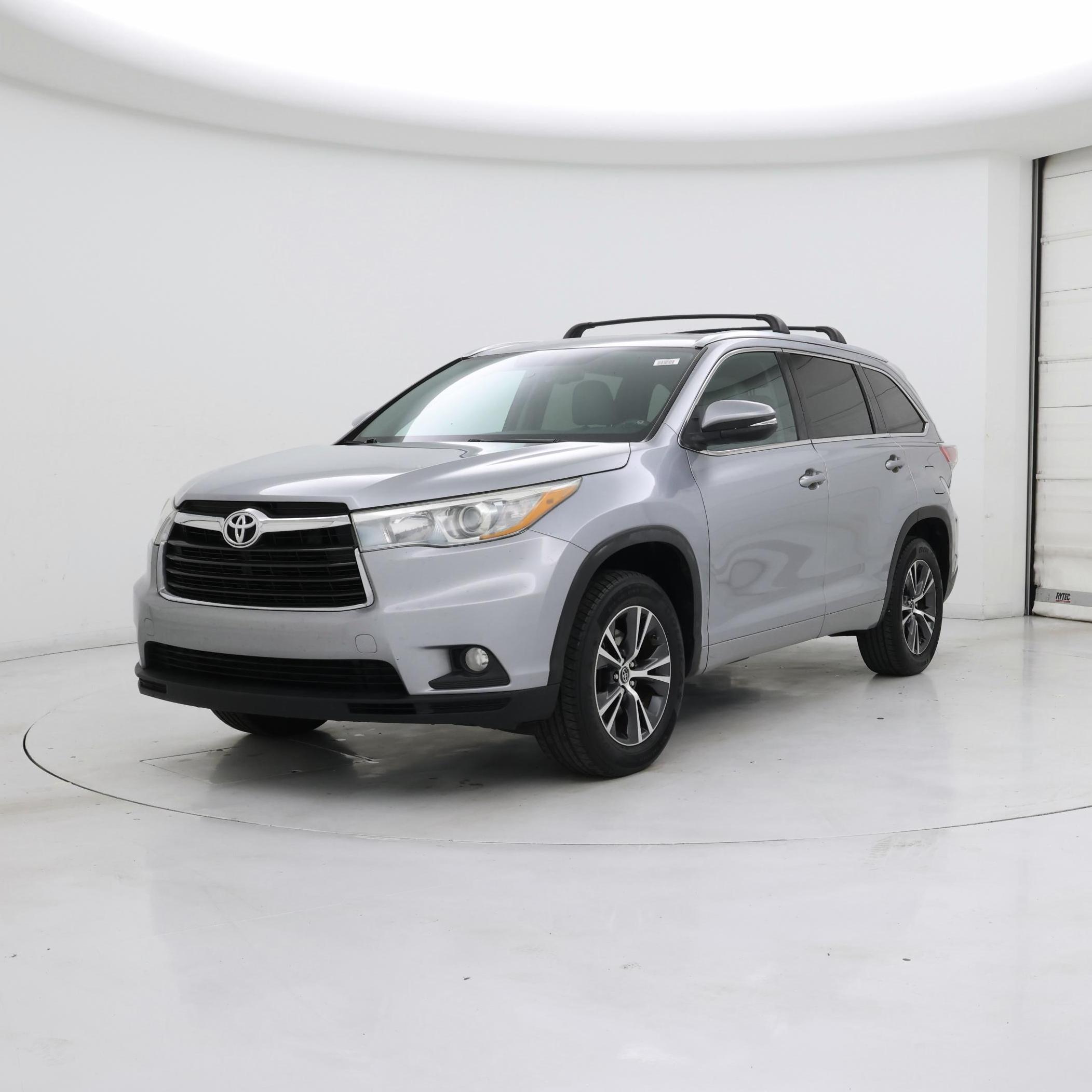 Thumbnail: 2016 Toyota Highlander - 4