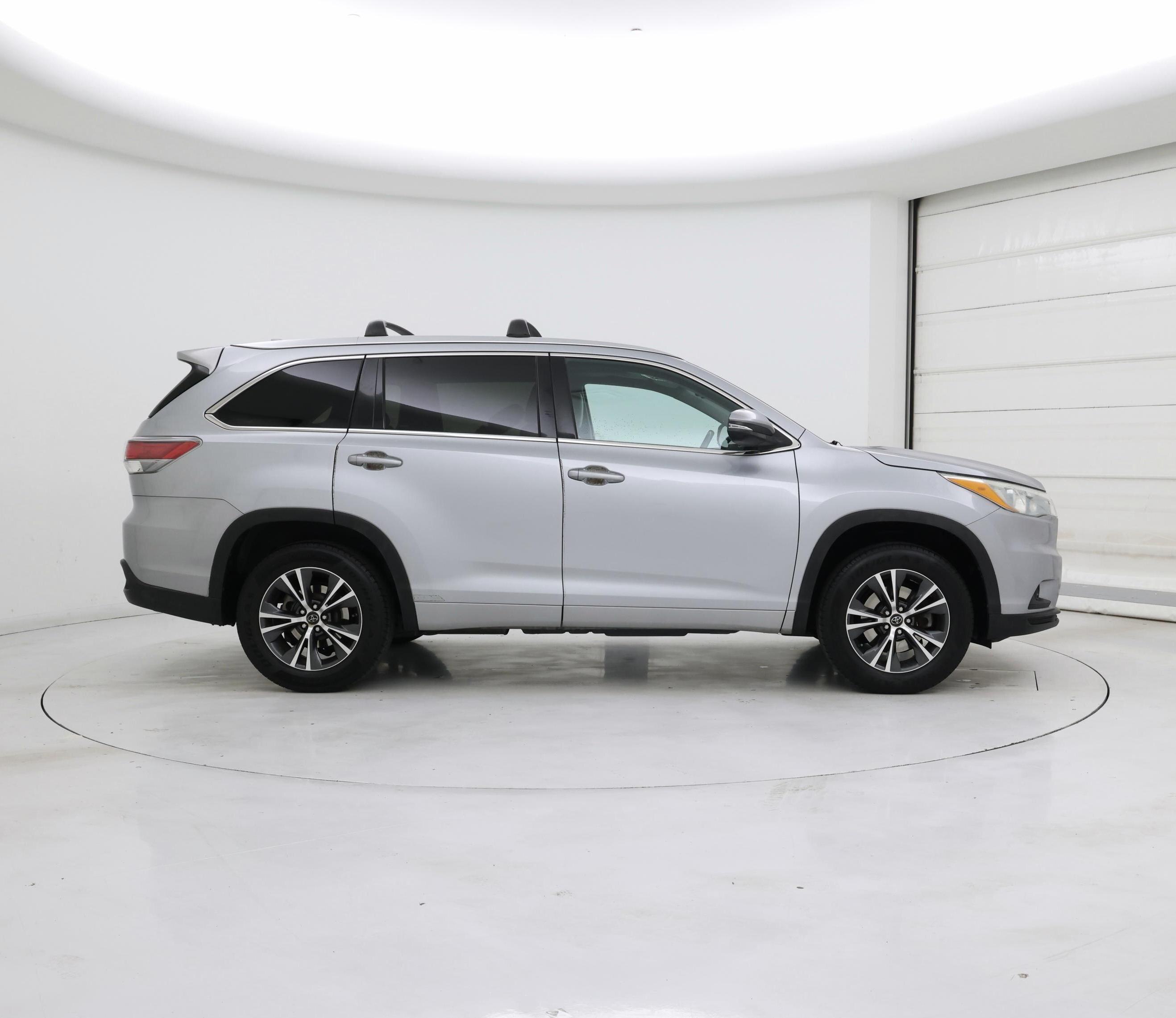 Thumbnail: 2016 Toyota Highlander - 7