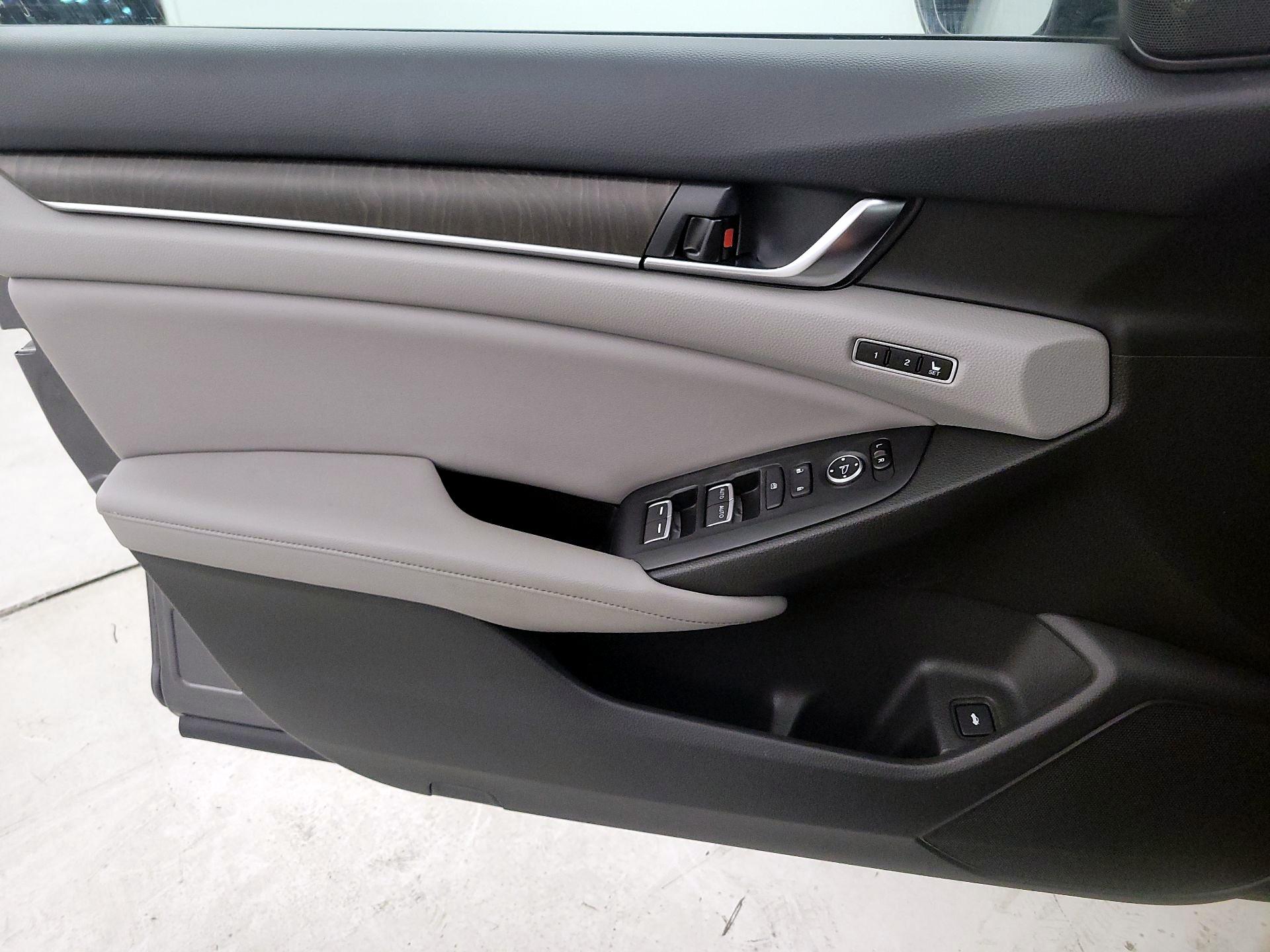 Thumbnail: 2018 Honda Accord - 12