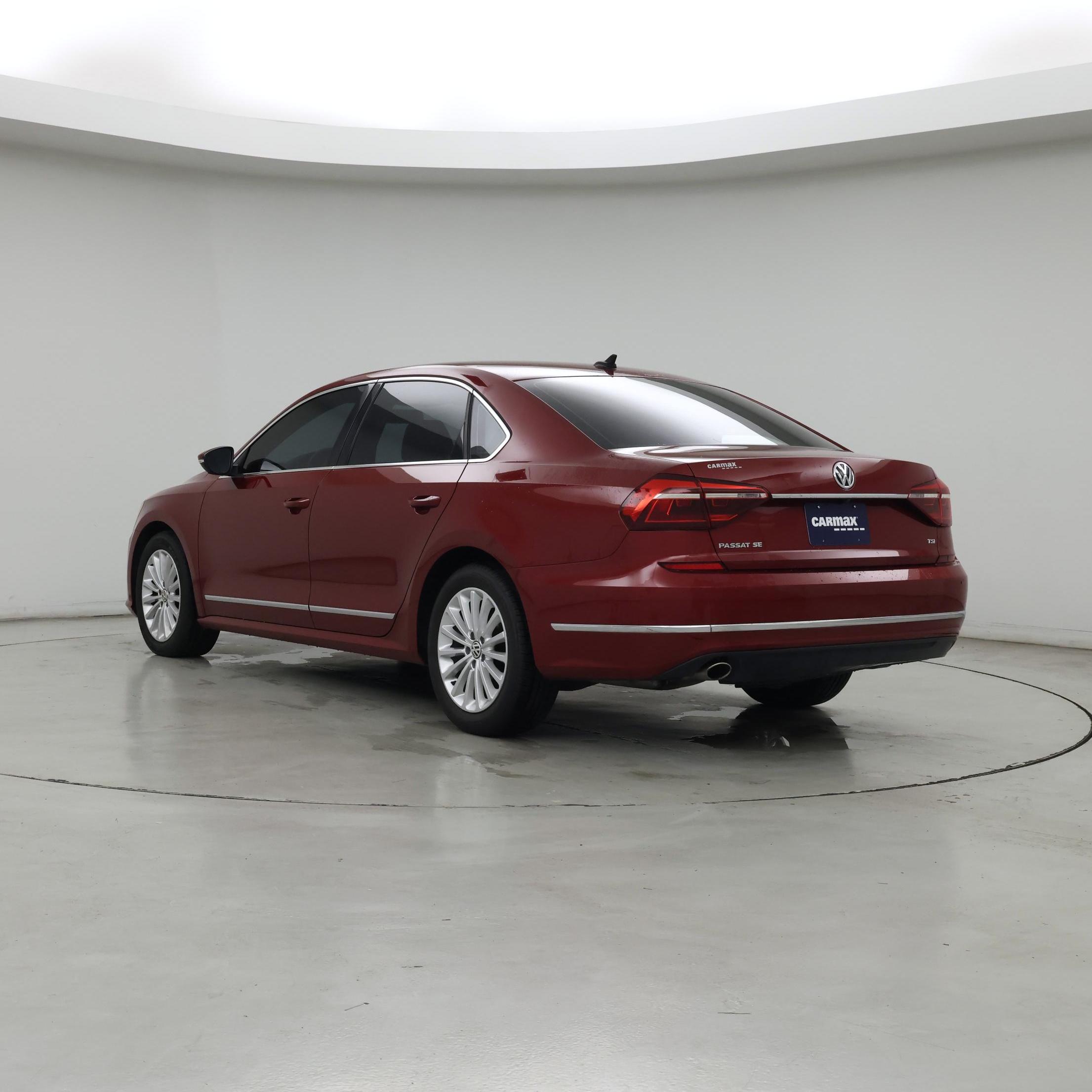 Thumbnail: 2017 Volkswagen Passat - 2