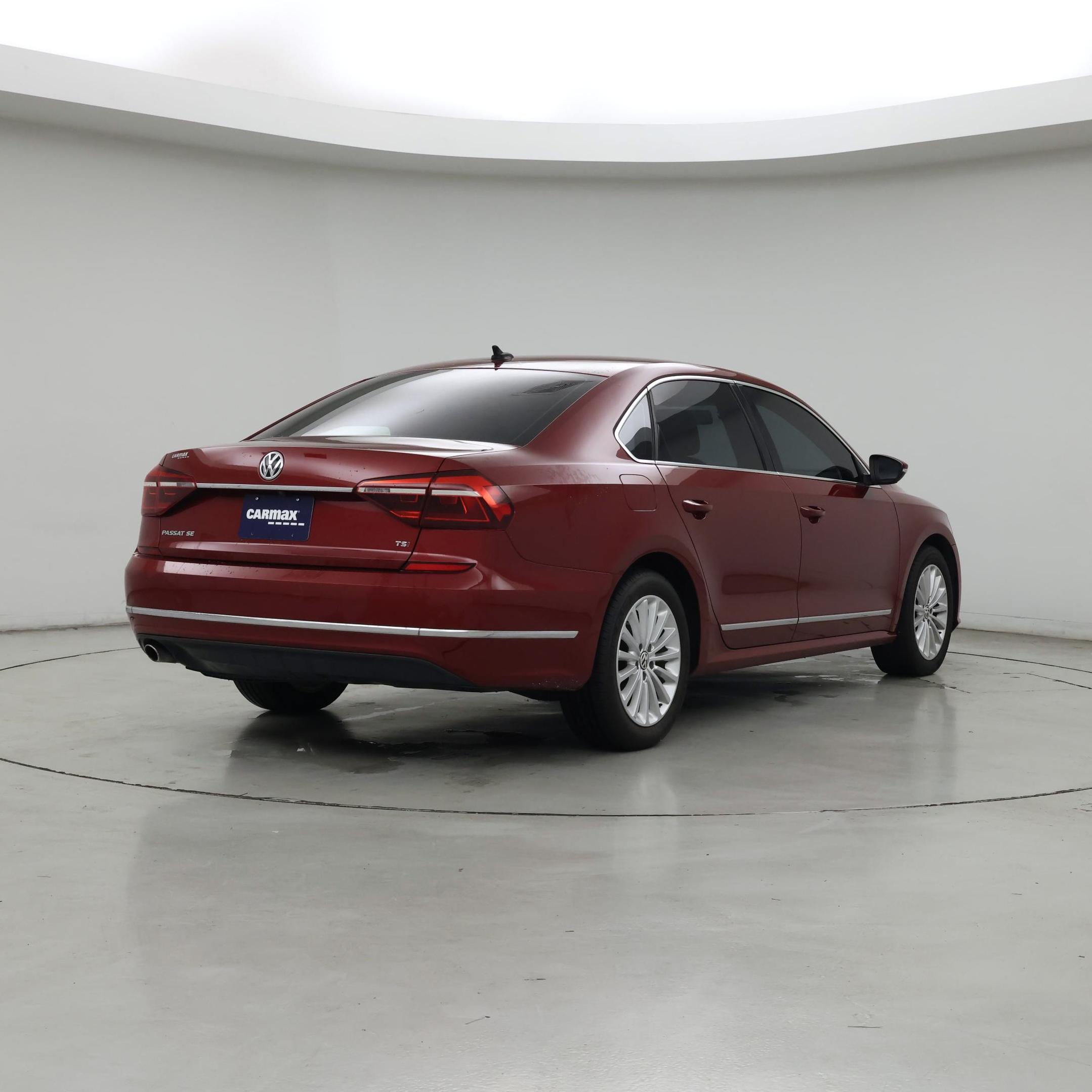 Thumbnail: 2017 Volkswagen Passat - 8