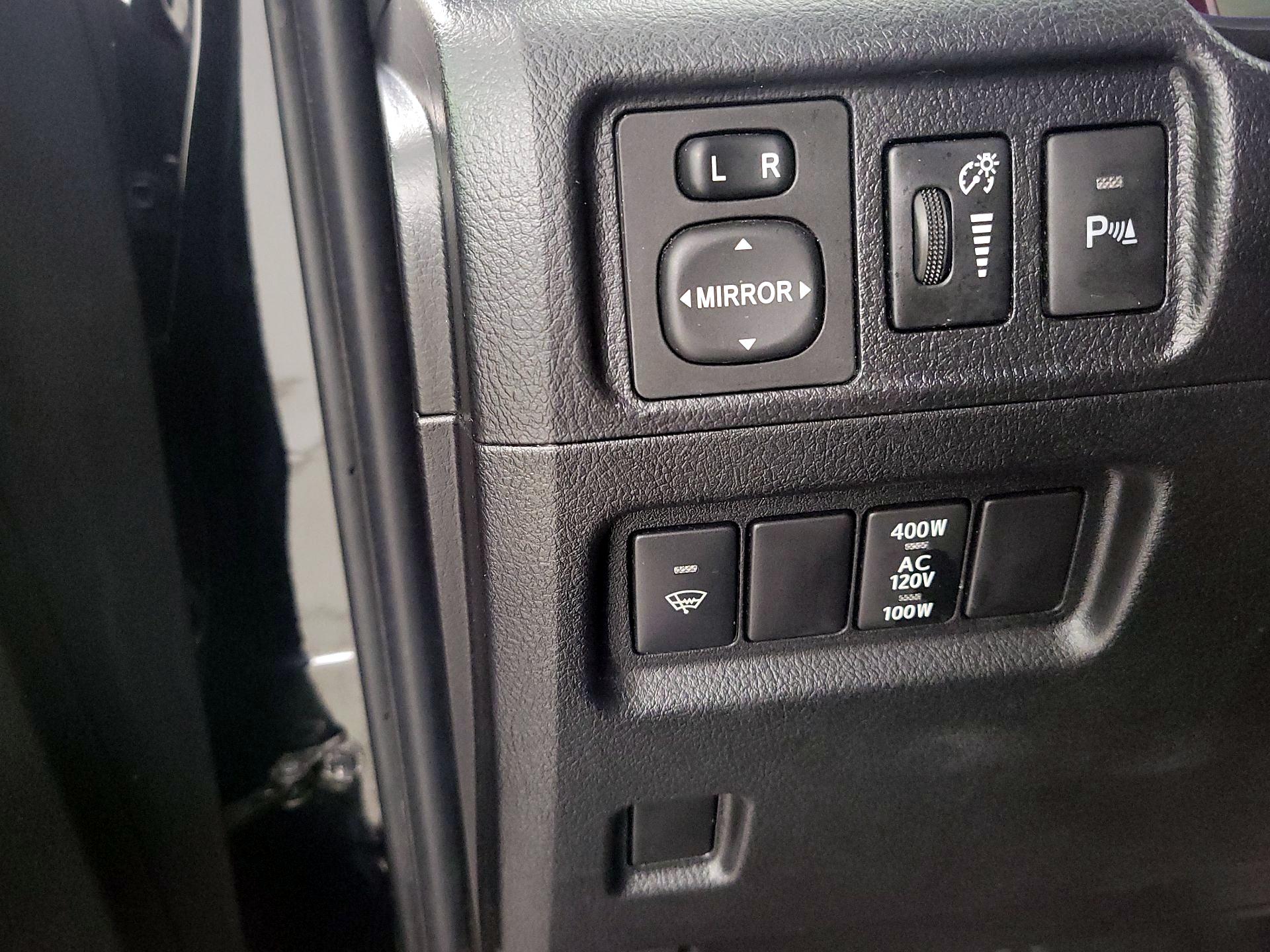 Thumbnail: 2017 Toyota 4Runner - 13