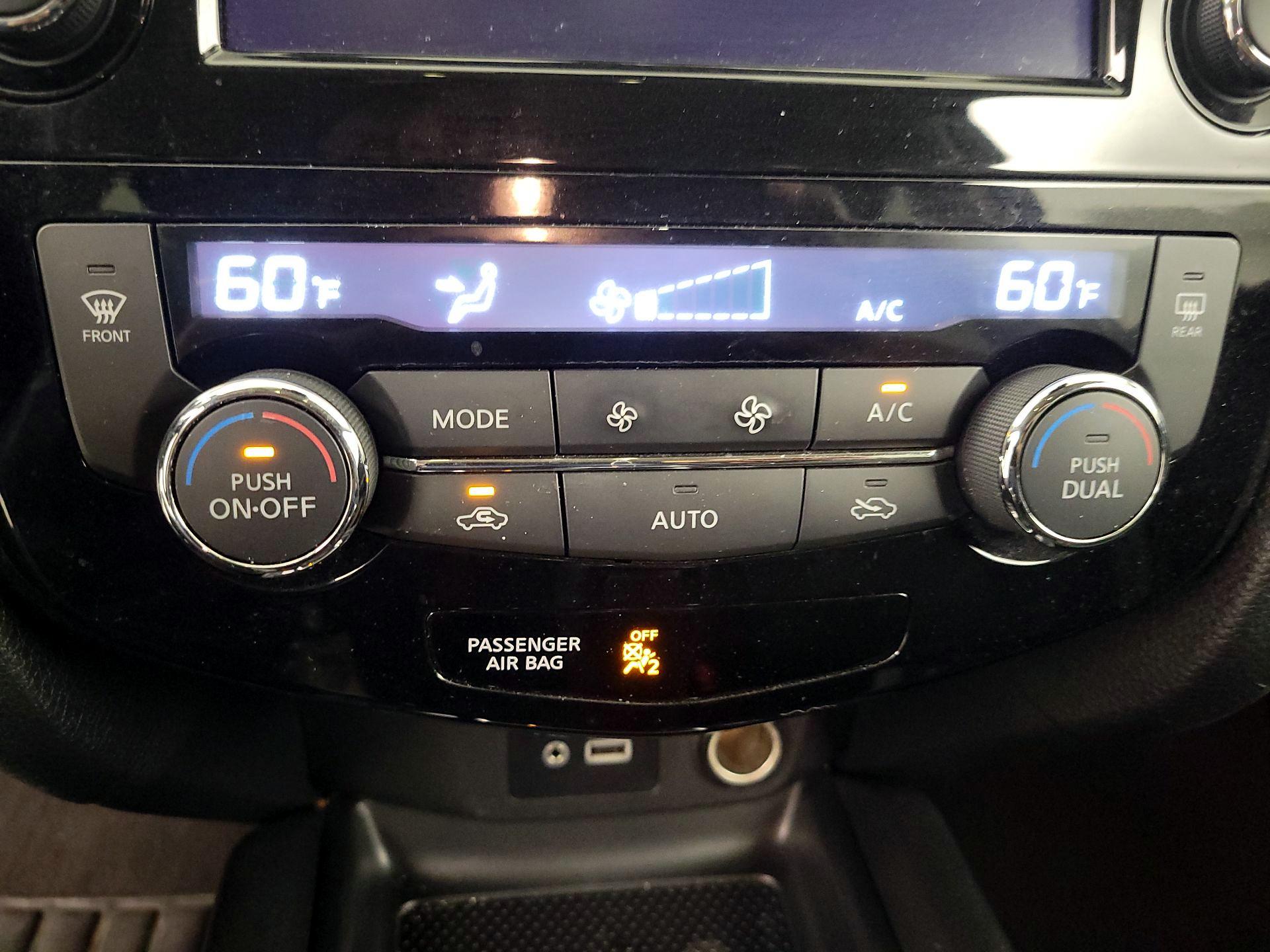 Thumbnail: 2019 Nissan Rogue - 16