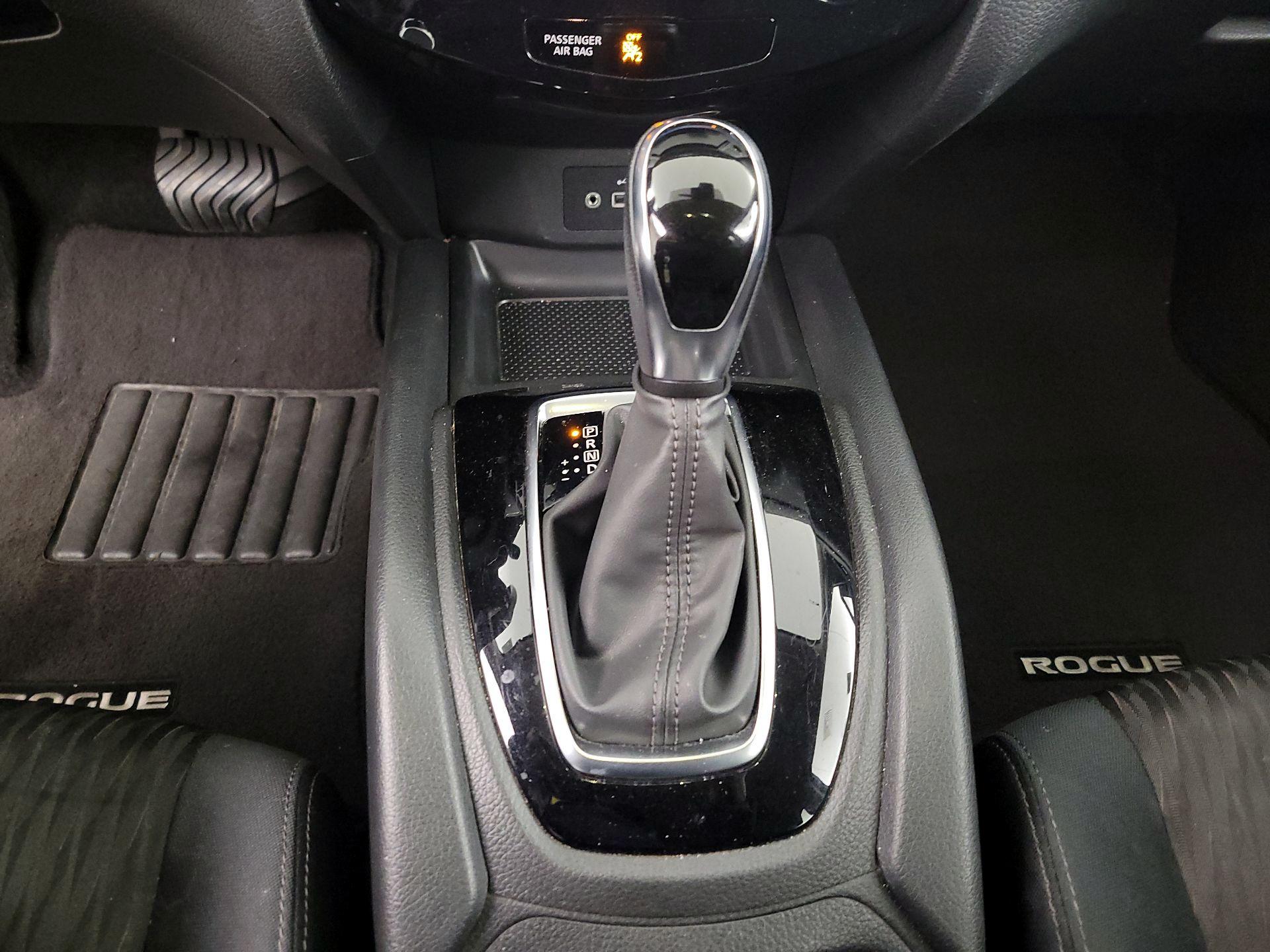 Thumbnail: 2019 Nissan Rogue - 17