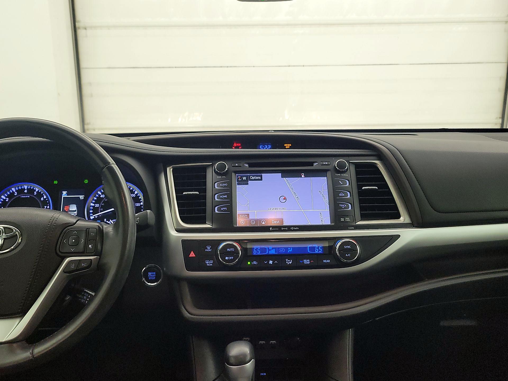 Thumbnail: 2019 Toyota Highlander - 9