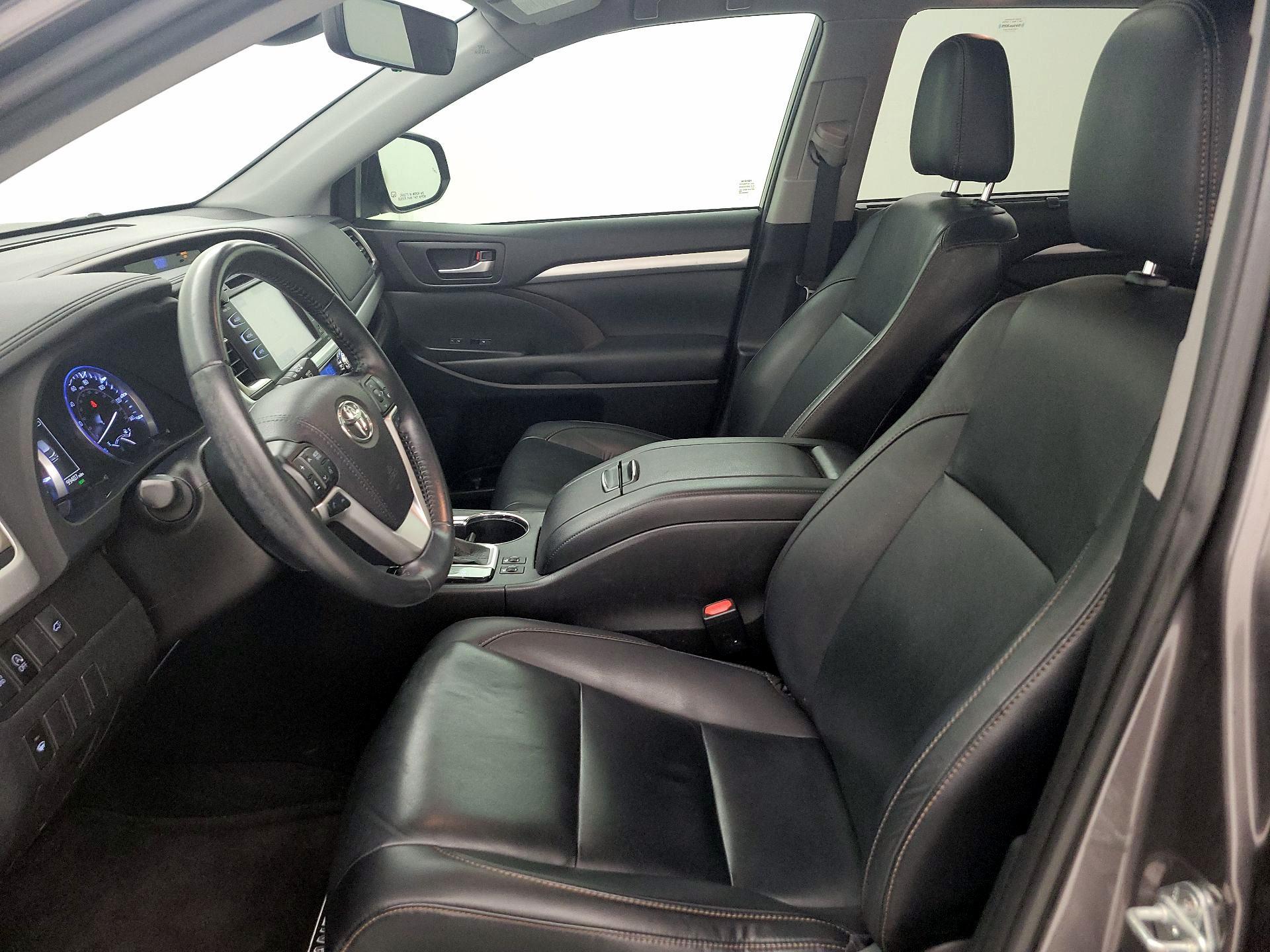 Thumbnail: 2019 Toyota Highlander - 11