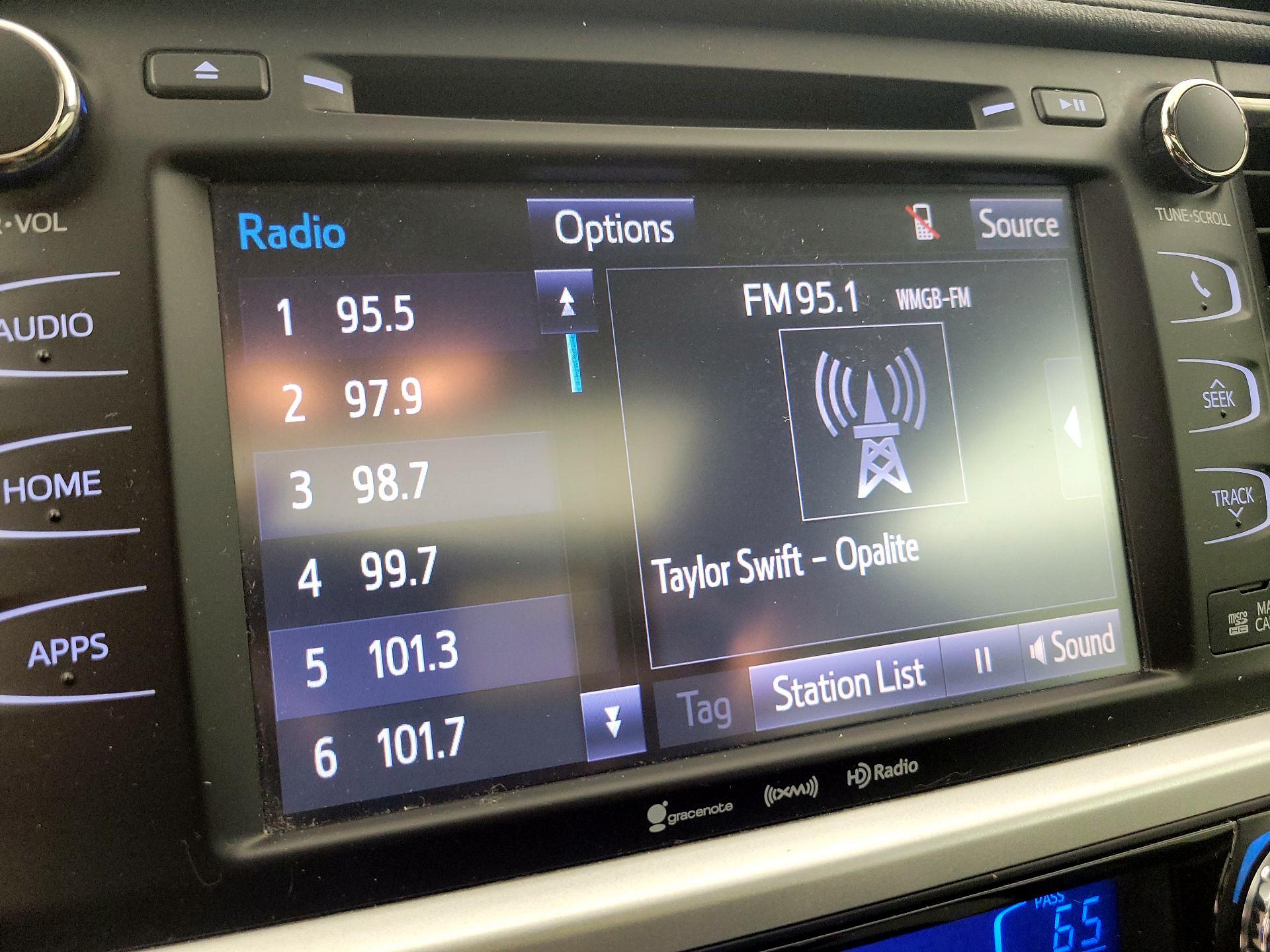 Thumbnail: 2019 Toyota Highlander - 16