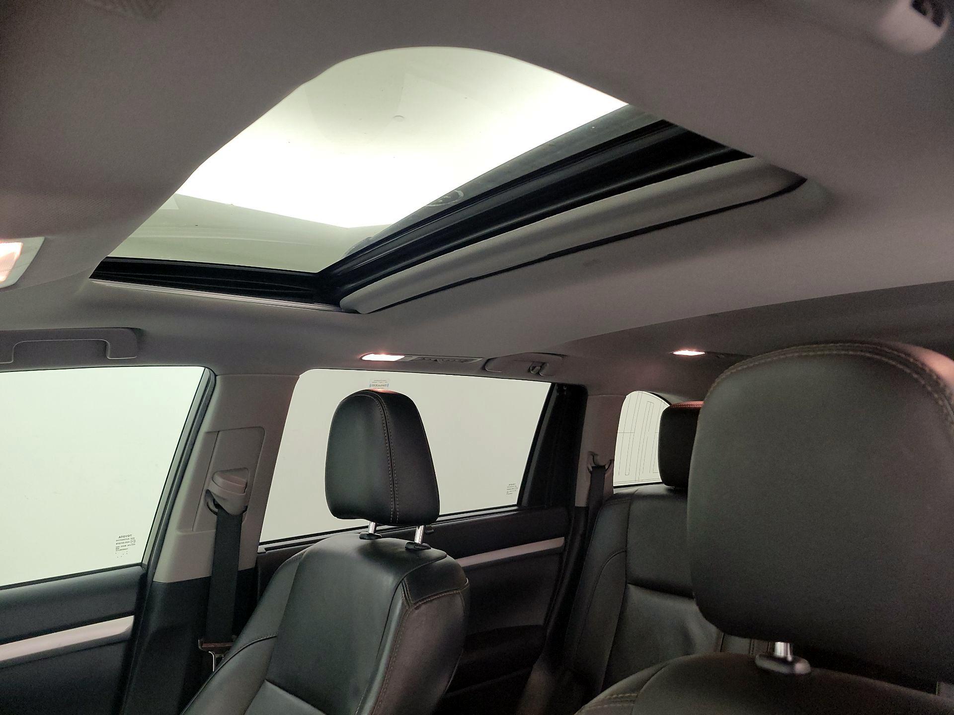 Thumbnail: 2019 Toyota Highlander - 20