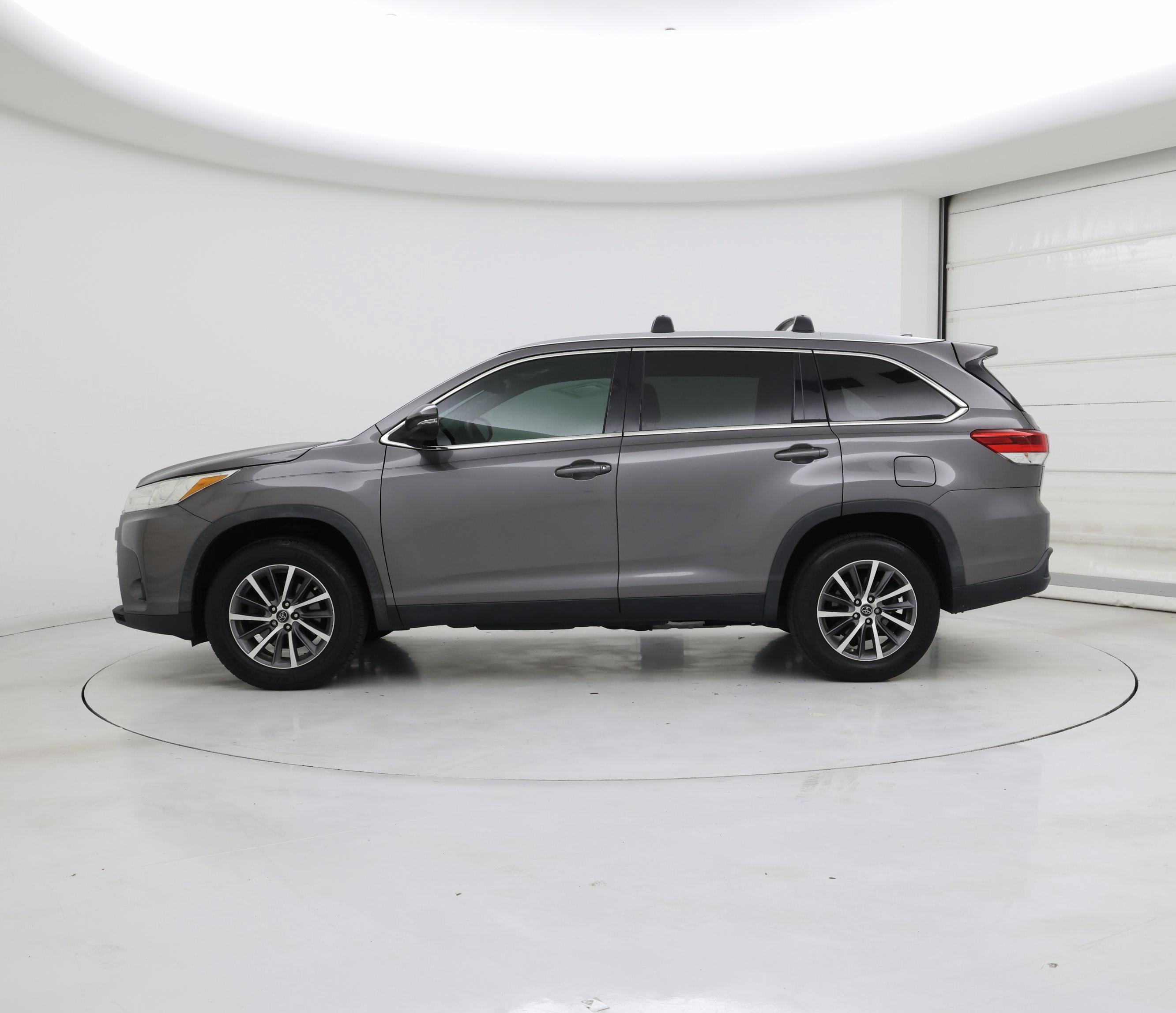 Thumbnail: 2019 Toyota Highlander - 3