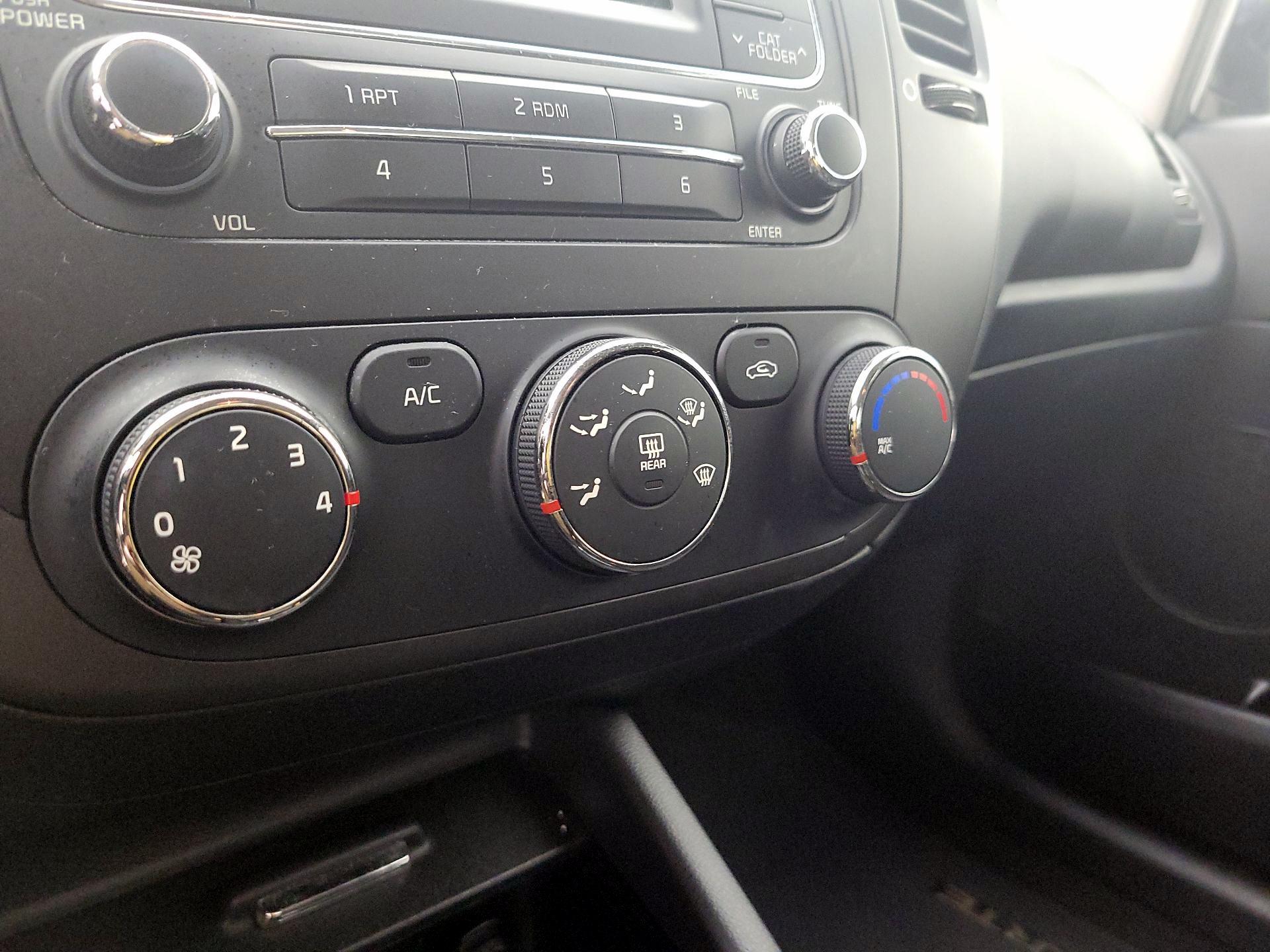 Thumbnail: 2016 Kia Forte - 13