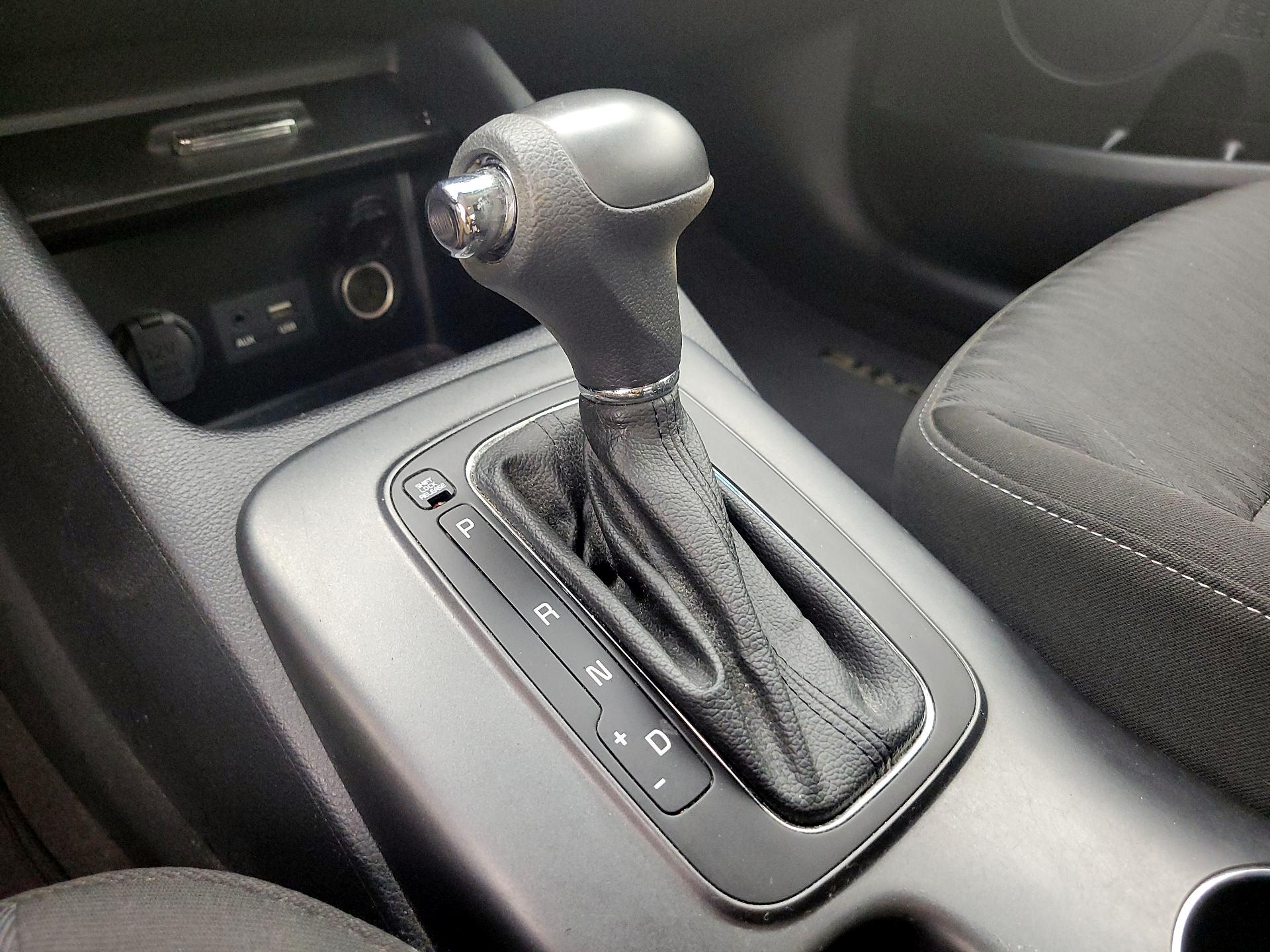 Thumbnail: 2016 Kia Forte - 14