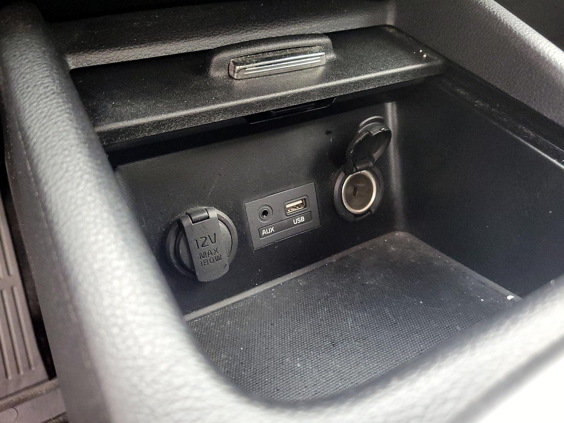 Thumbnail: 2016 Kia Forte - 15