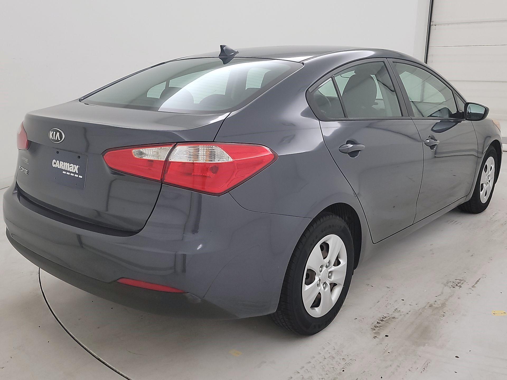 Thumbnail: 2016 Kia Forte - 5