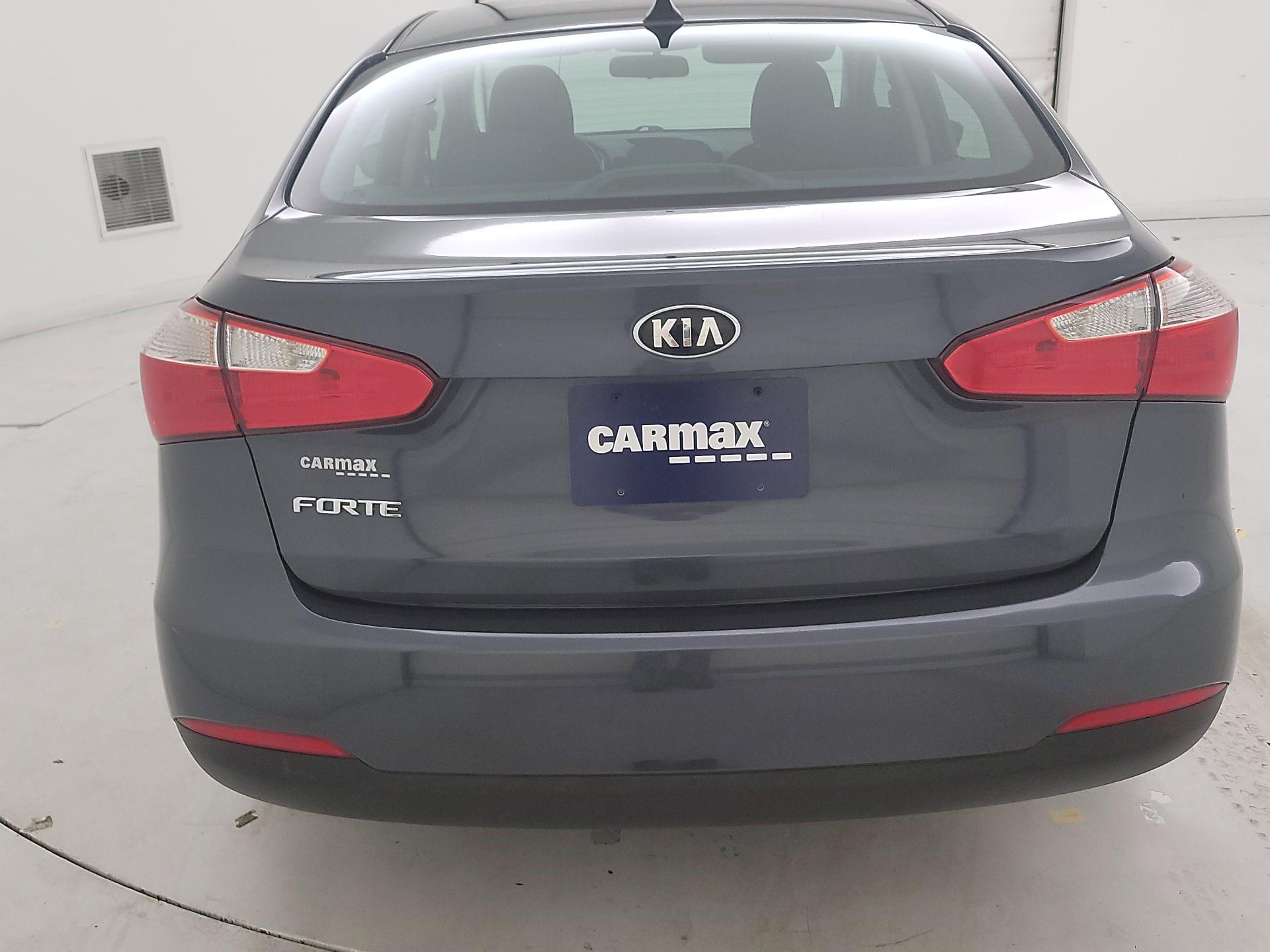 Thumbnail: 2016 Kia Forte - 6