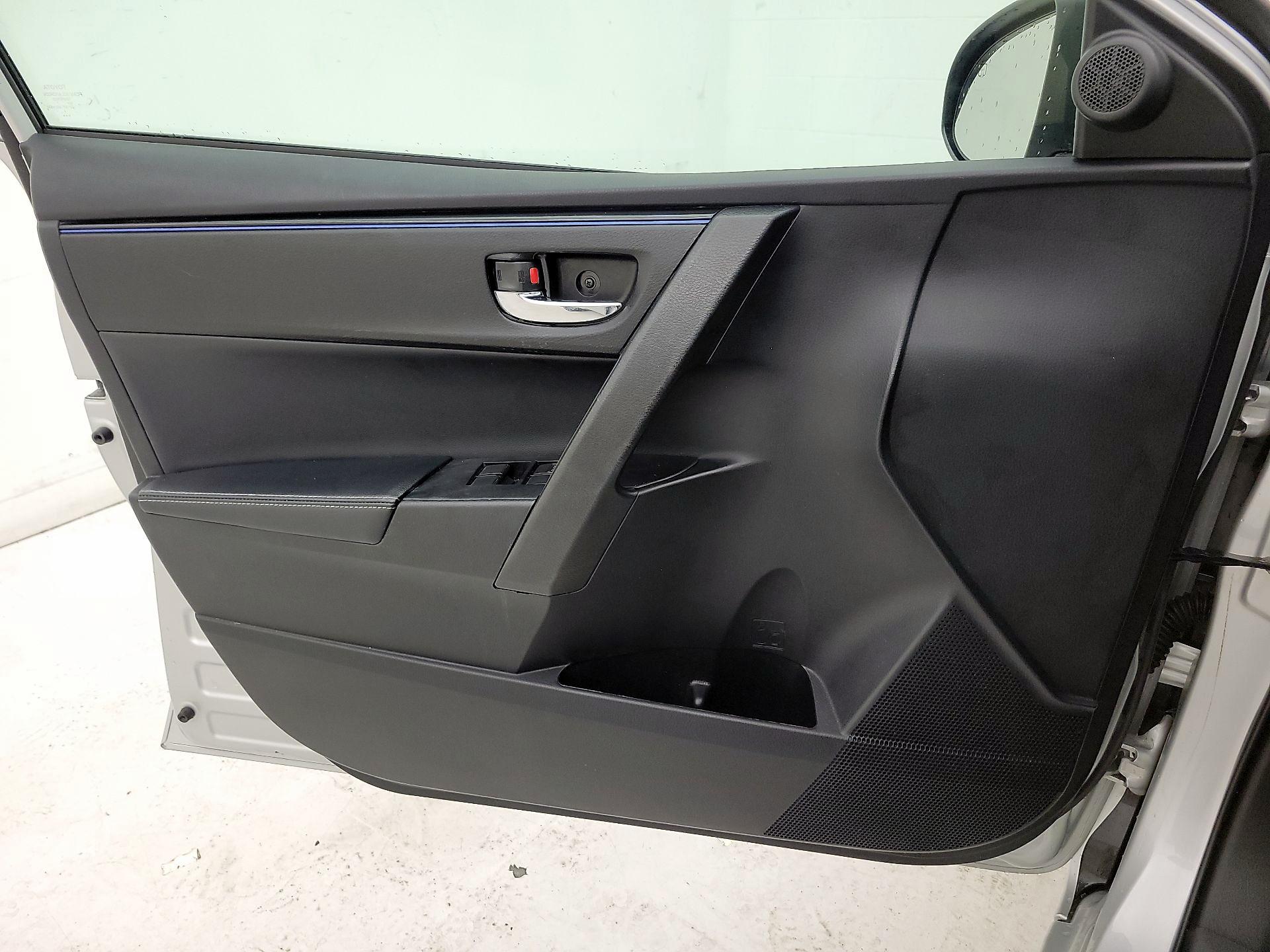 Thumbnail: 2018 Toyota Corolla - 12