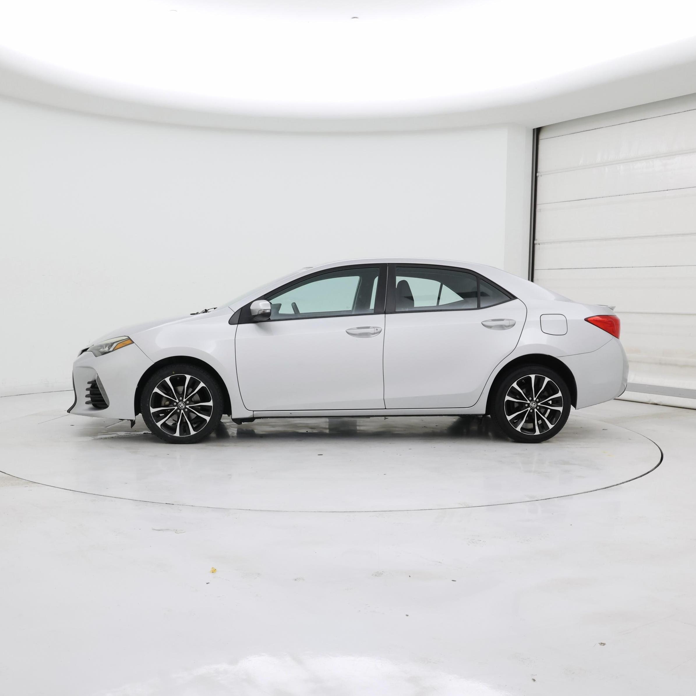 Thumbnail: 2018 Toyota Corolla - 3