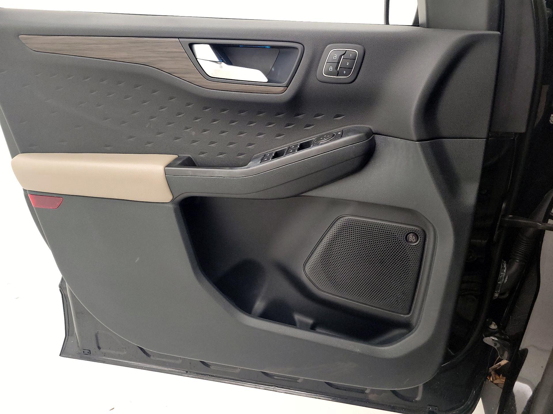 Thumbnail: 2020 Ford Escape - 12