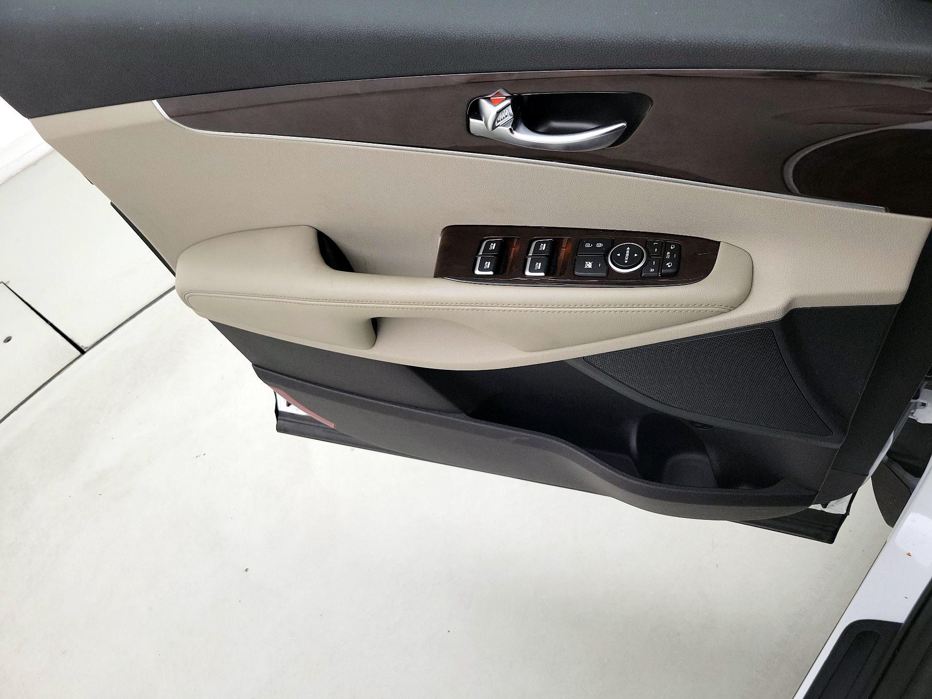 Thumbnail: 2018 Kia Sorento - 12