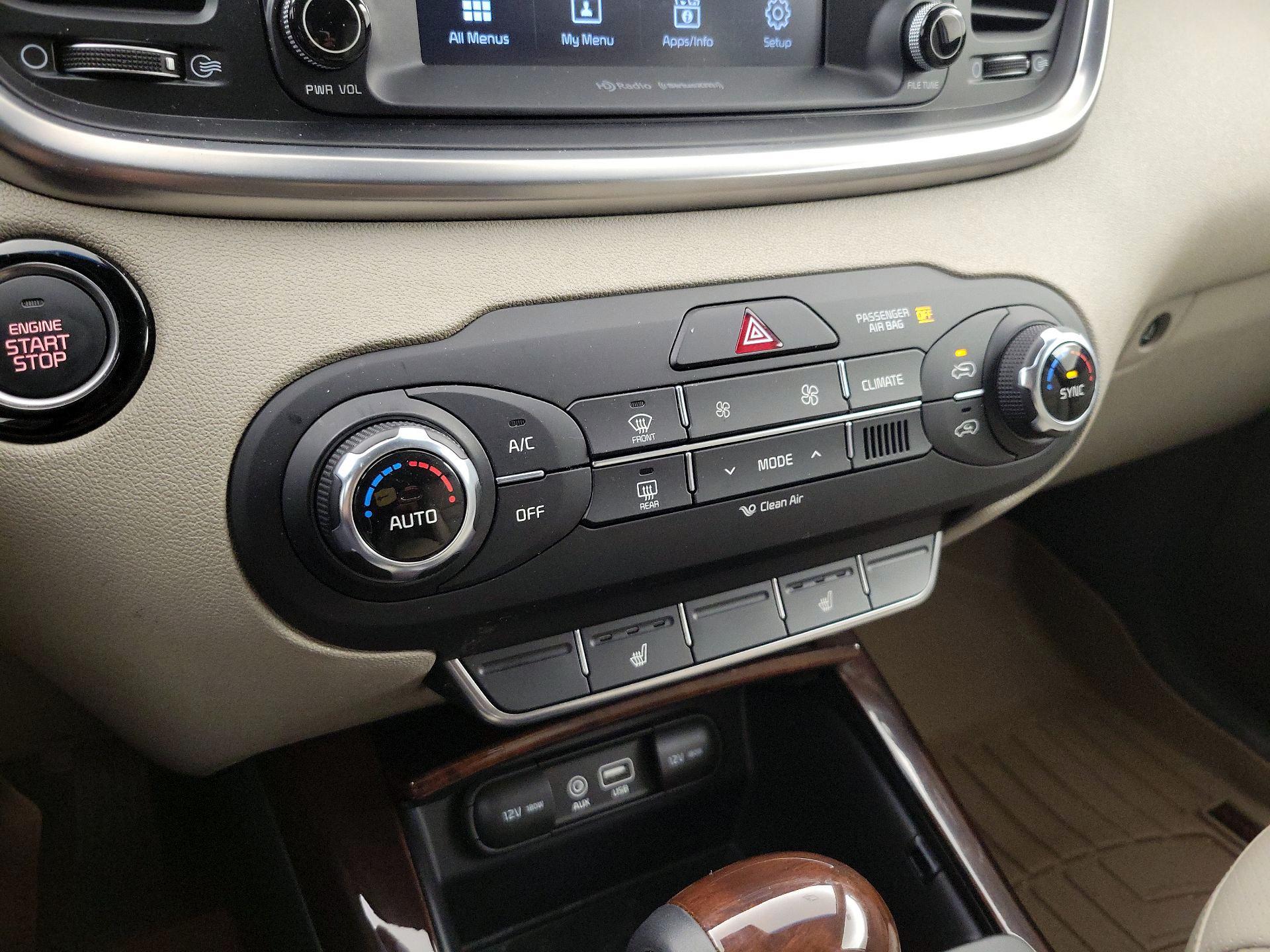 Thumbnail: 2018 Kia Sorento - 16