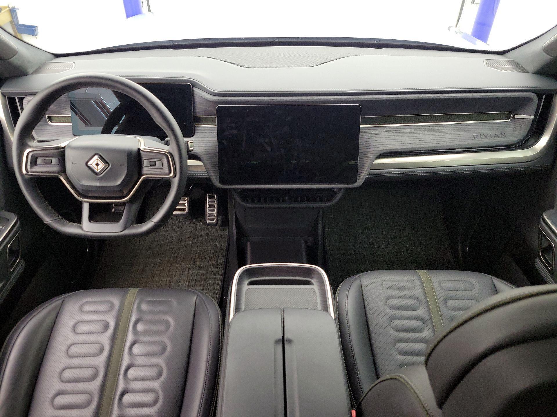 Thumbnail: 2024 Rivian R1T - 9