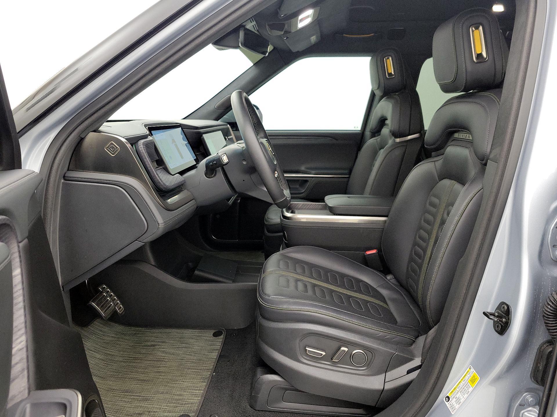 Thumbnail: 2024 Rivian R1T - 11