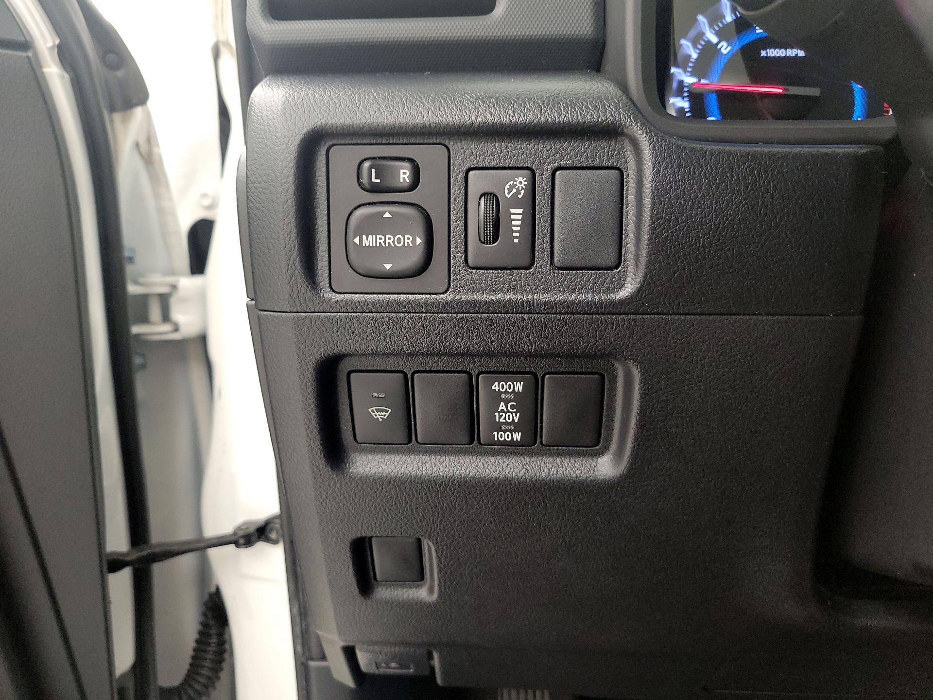 Thumbnail: 2018 Toyota 4Runner - 13