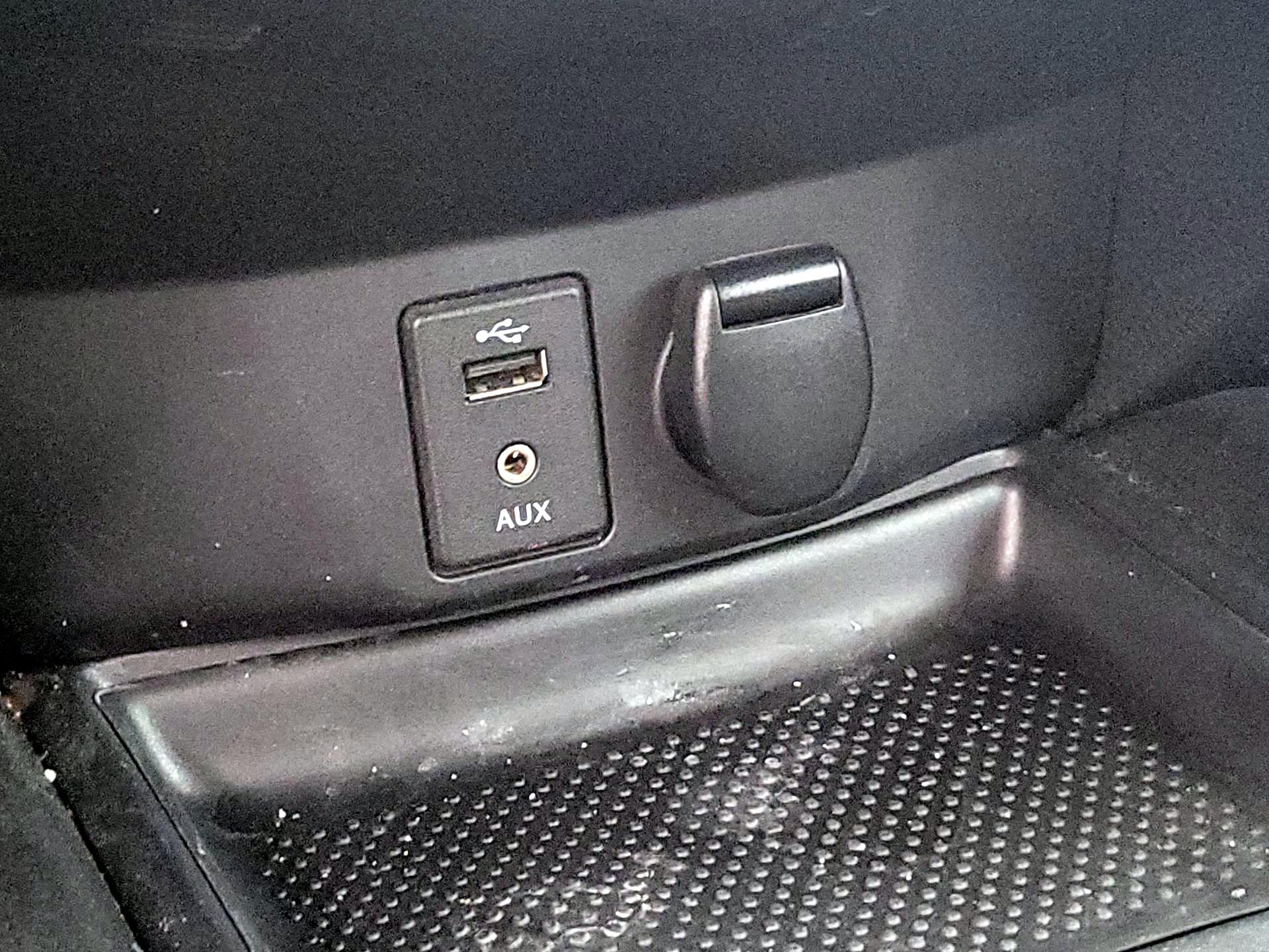 Thumbnail: 2014 Nissan Rogue - 16