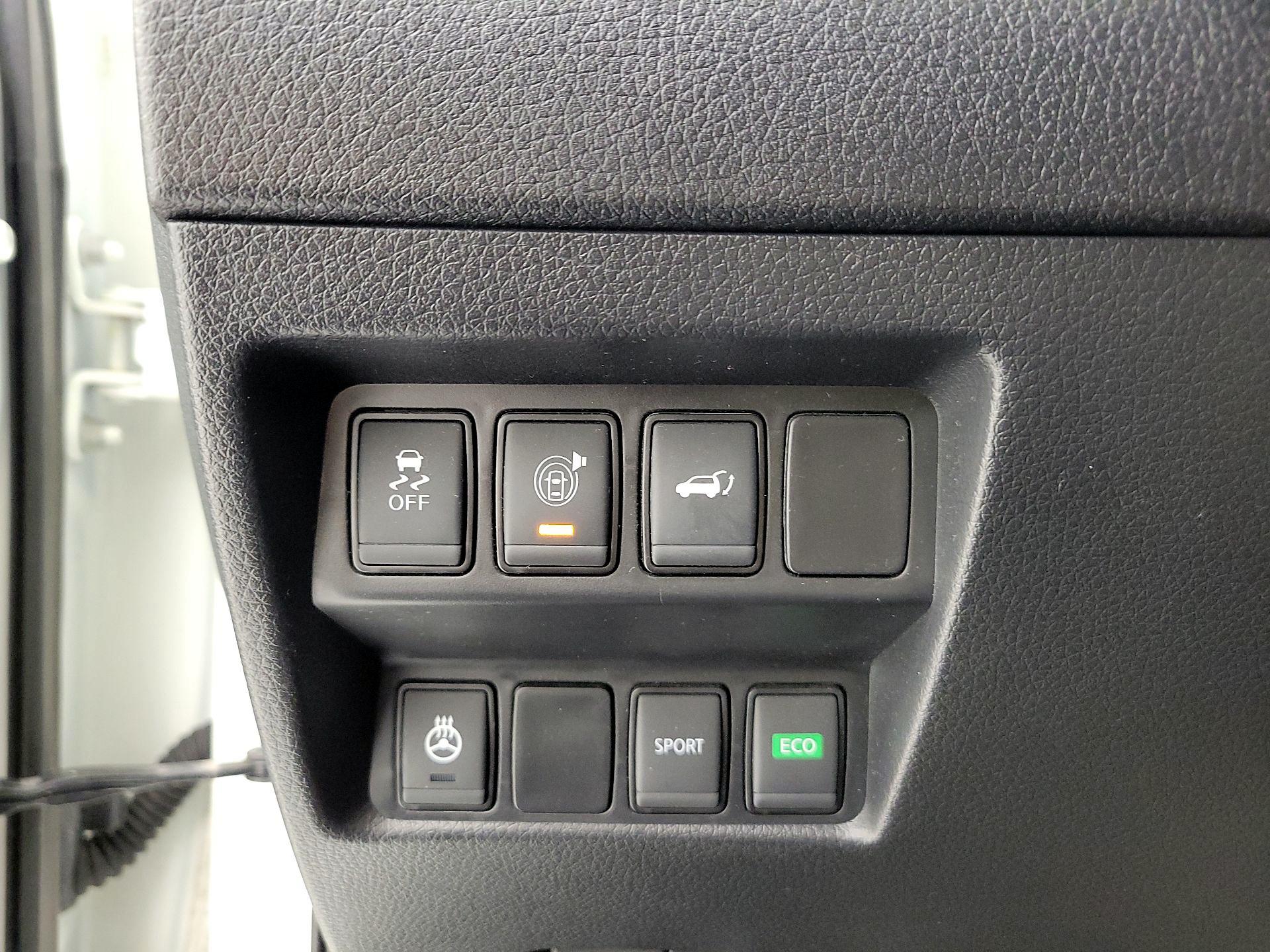 Thumbnail: 2017 Nissan Rogue - 13