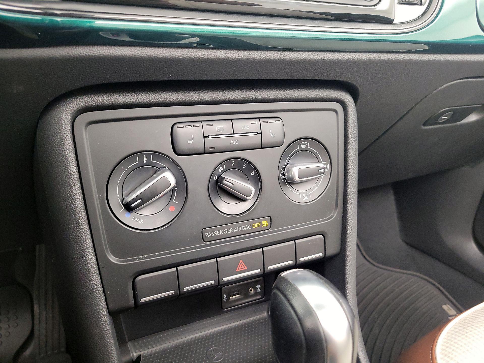 Thumbnail: 2017 Volkswagen Beetle - 15