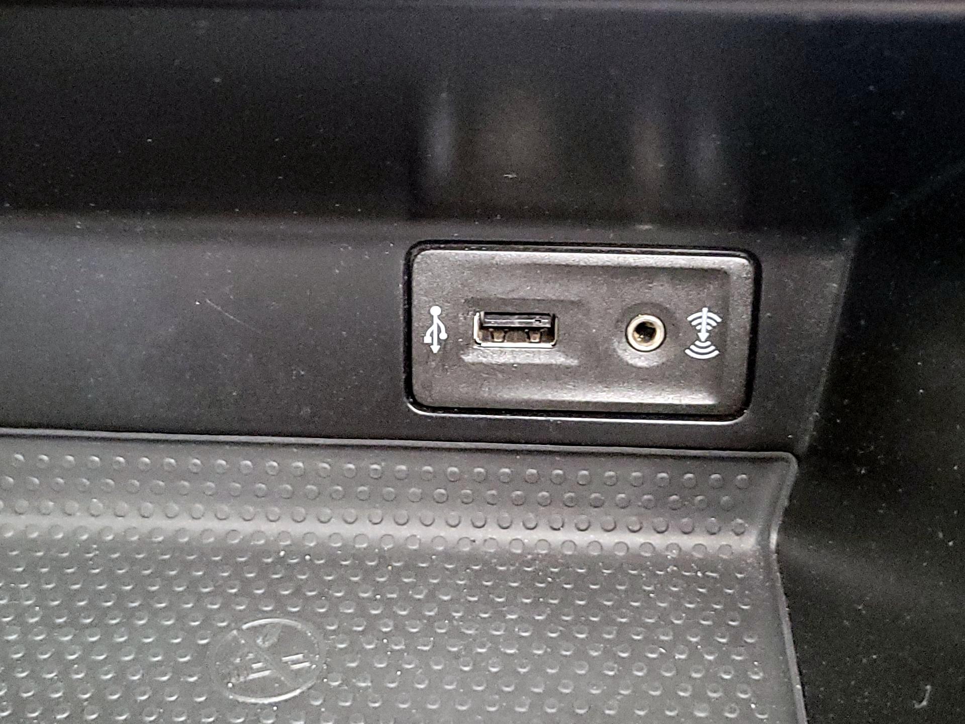 Thumbnail: 2017 Volkswagen Beetle - 17