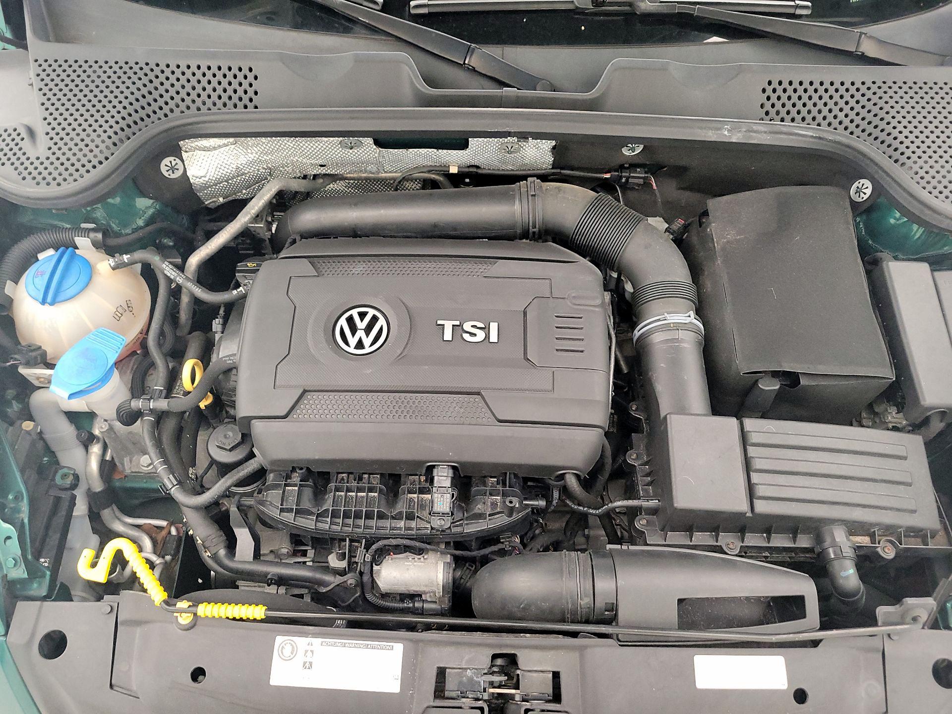 Thumbnail: 2017 Volkswagen Beetle - 20