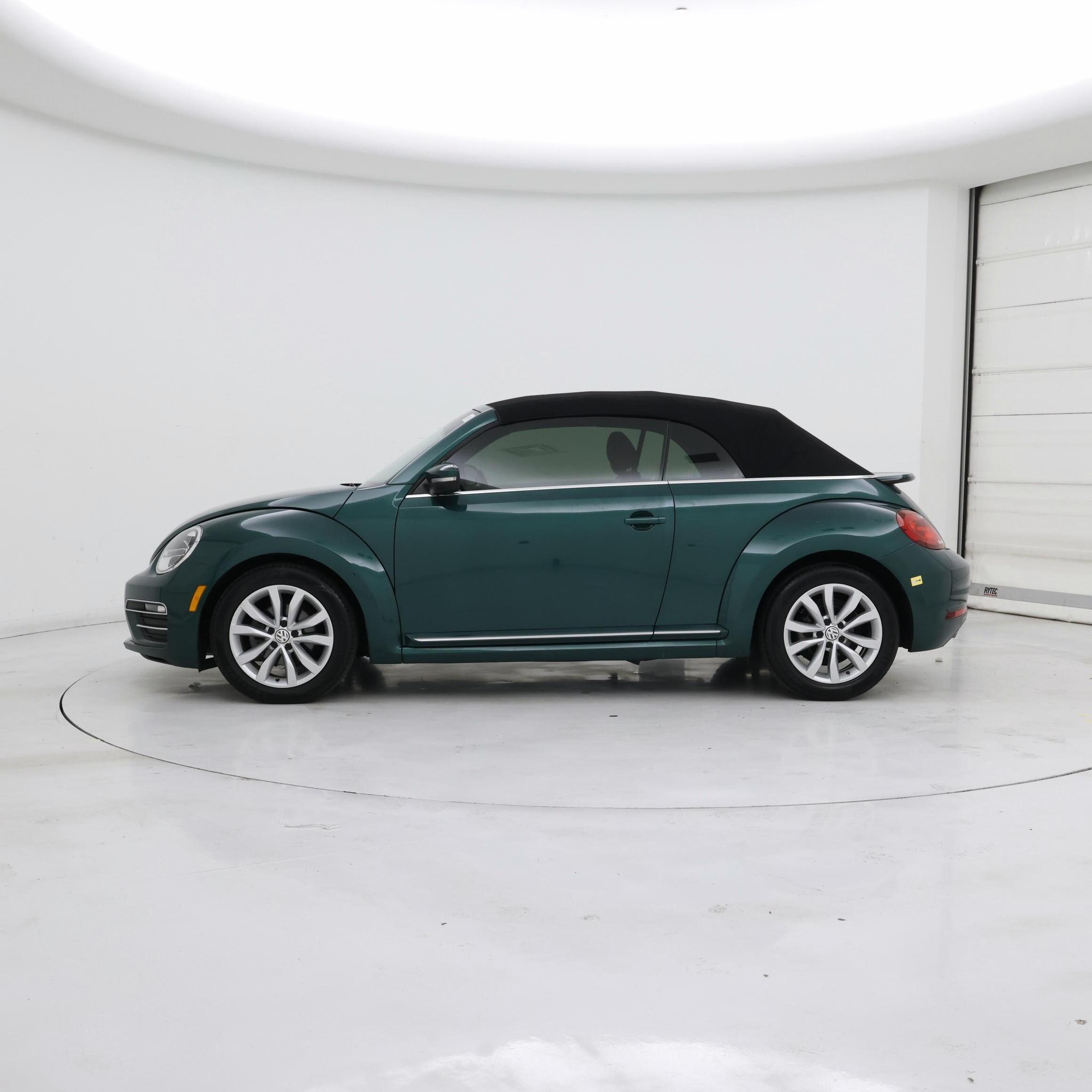 Thumbnail: 2017 Volkswagen Beetle - 3