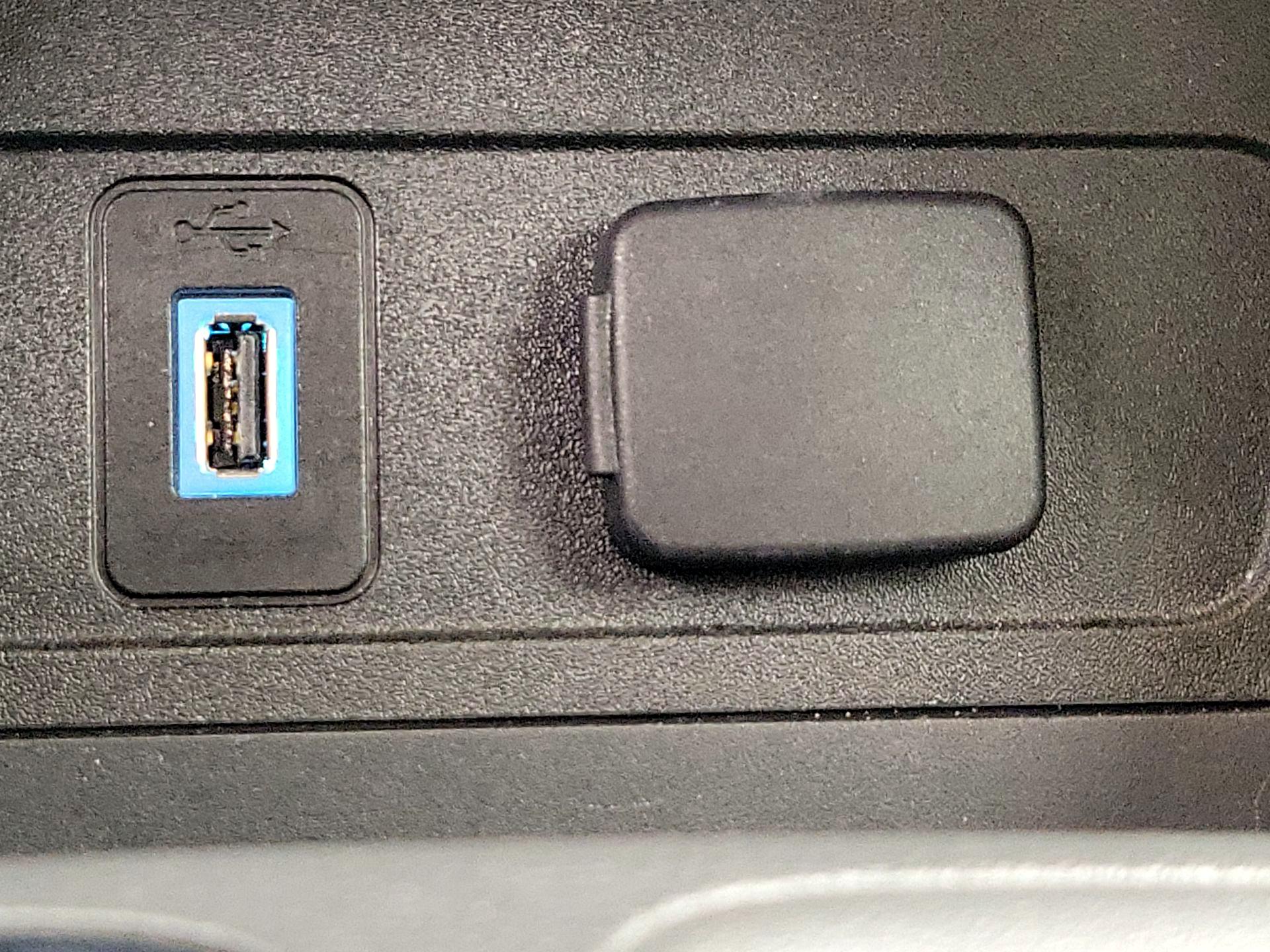 Thumbnail: 2017 Ford Escape - 19