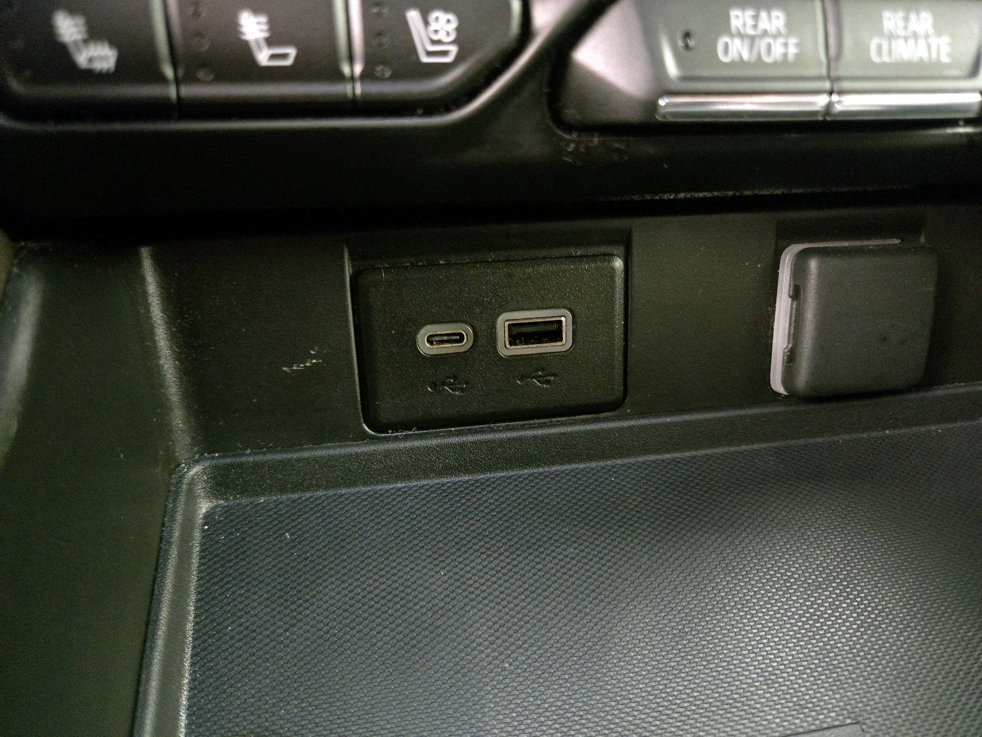 Thumbnail: 2023 GMC Yukon - 19