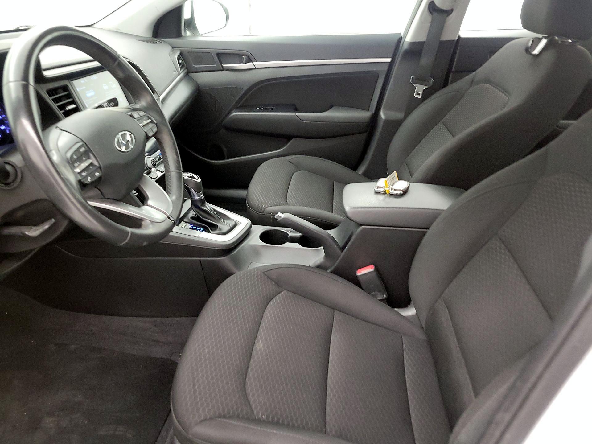 Thumbnail: 2019 Hyundai Elantra - 11