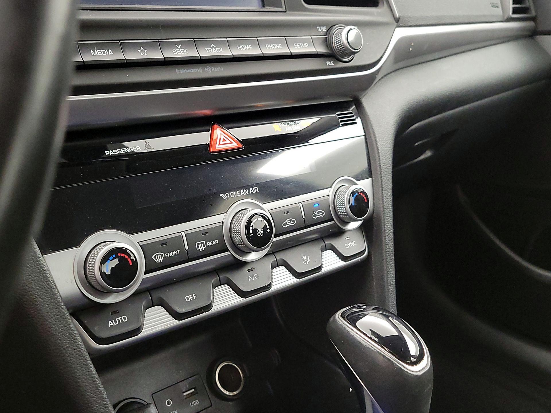 Thumbnail: 2019 Hyundai Elantra - 16