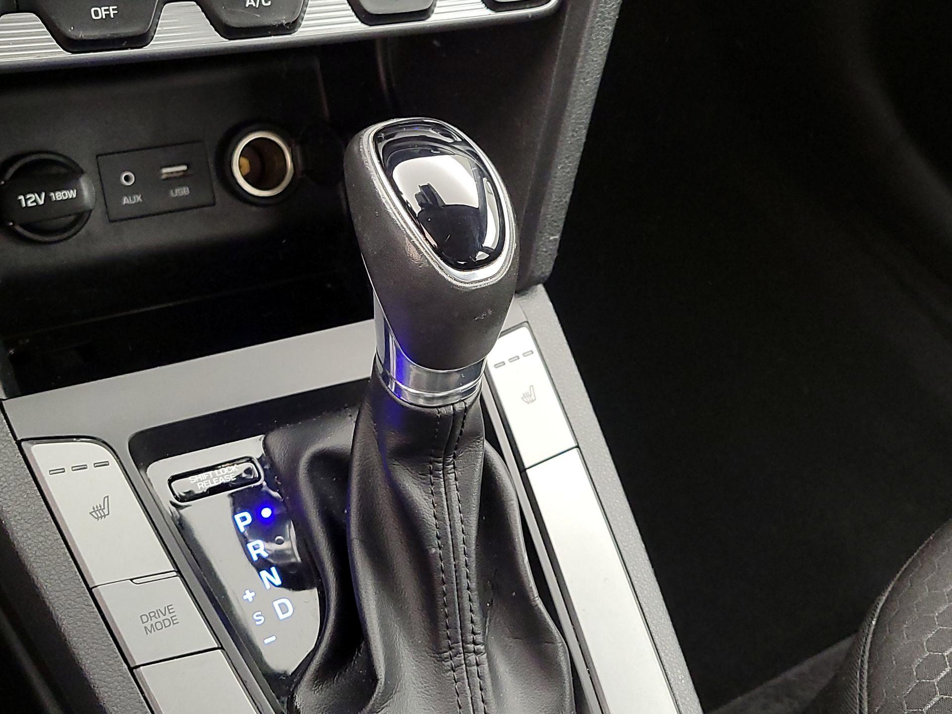 Thumbnail: 2019 Hyundai Elantra - 17