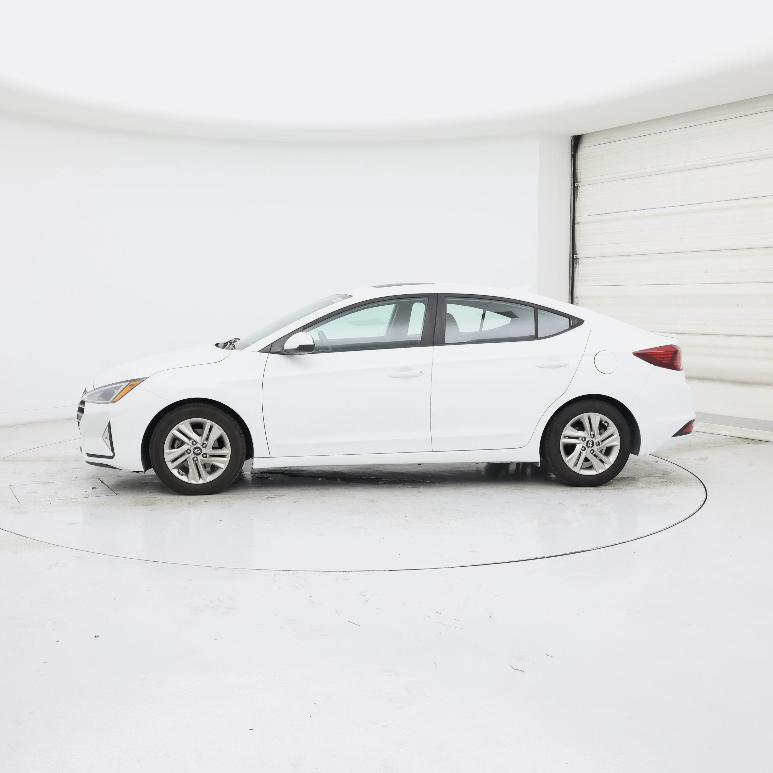 Thumbnail: 2019 Hyundai Elantra - 3