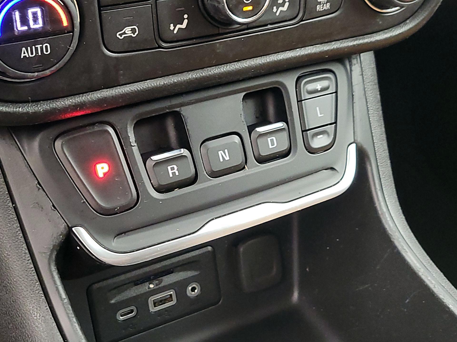 Thumbnail: 2018 GMC Terrain - 17