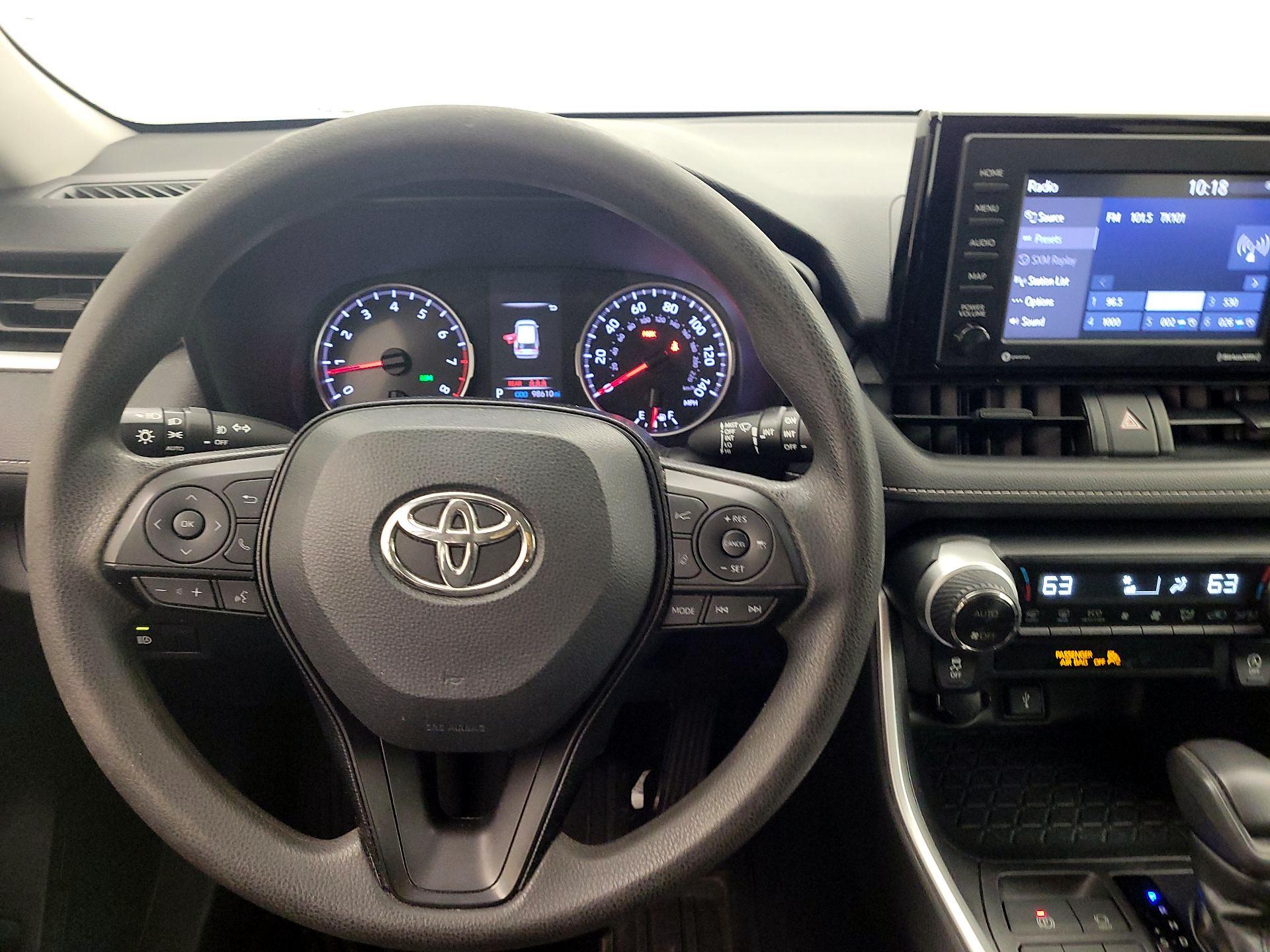 Thumbnail: 2020 Toyota RAV4 - 10