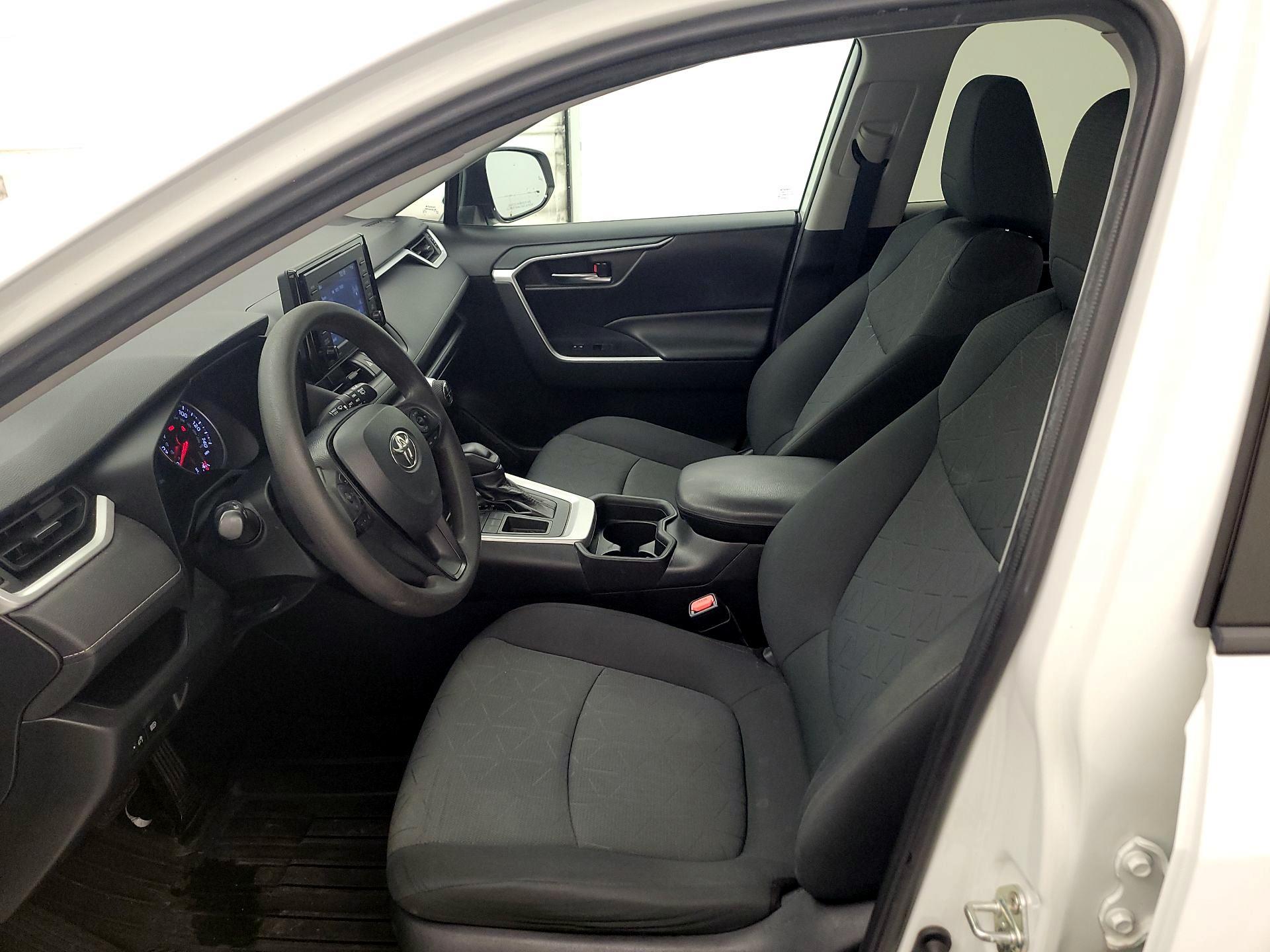 Thumbnail: 2020 Toyota RAV4 - 11