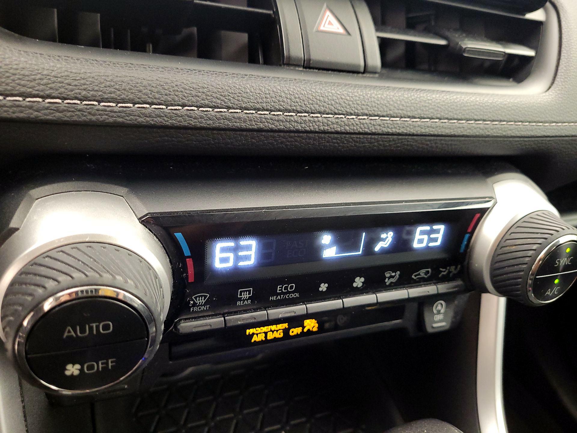 Thumbnail: 2020 Toyota RAV4 - 16