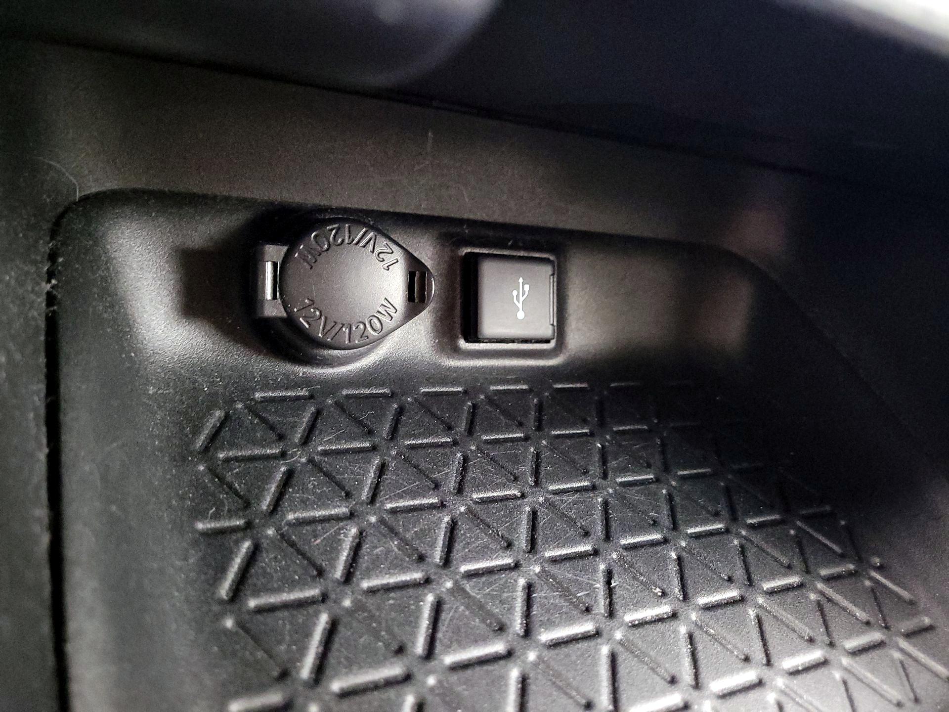 Thumbnail: 2020 Toyota RAV4 - 18