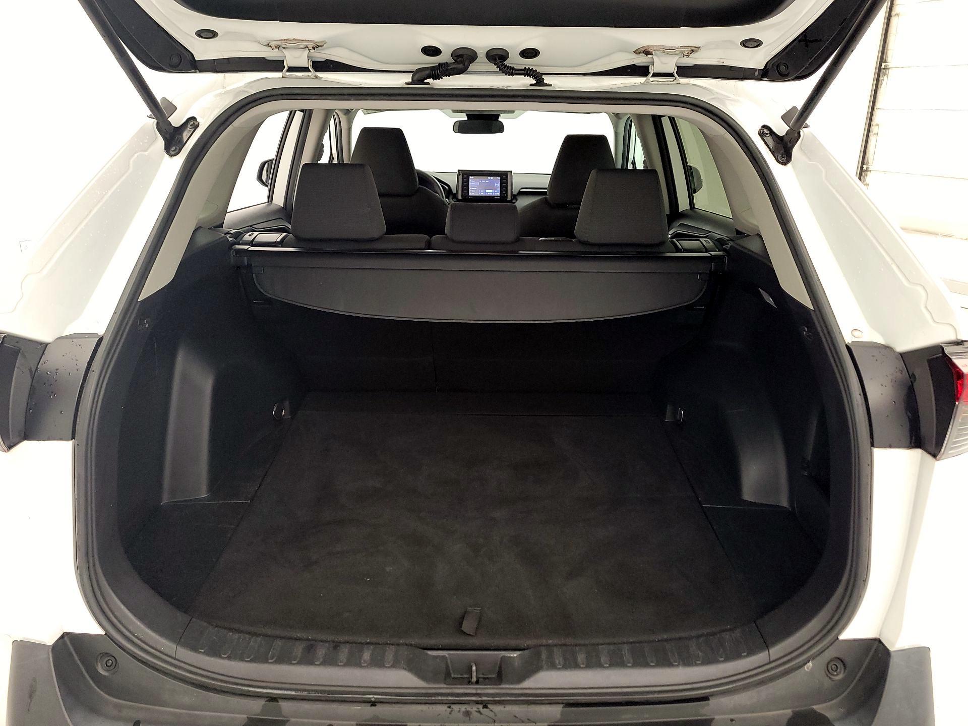 Thumbnail: 2020 Toyota RAV4 - 20