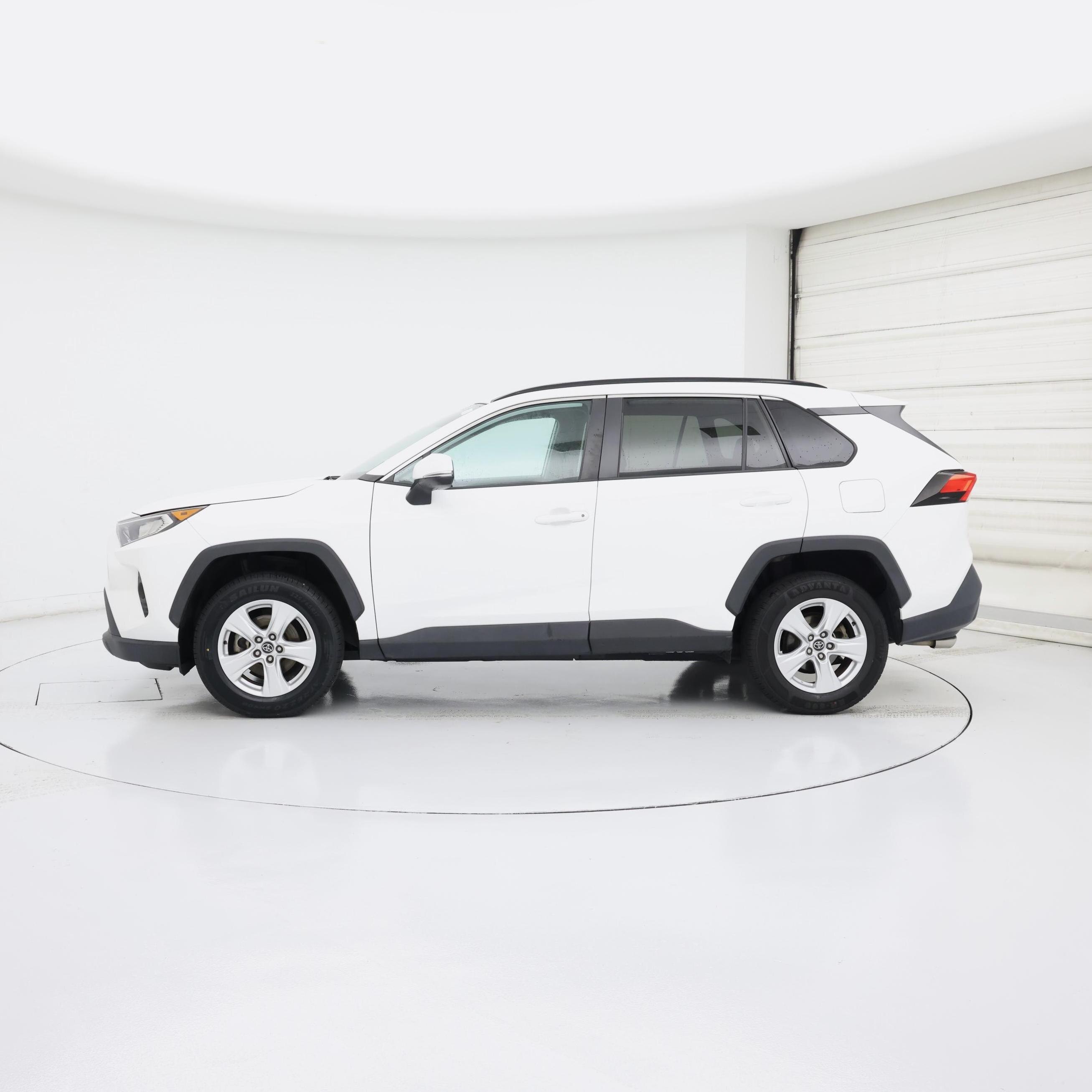 Thumbnail: 2020 Toyota RAV4 - 3