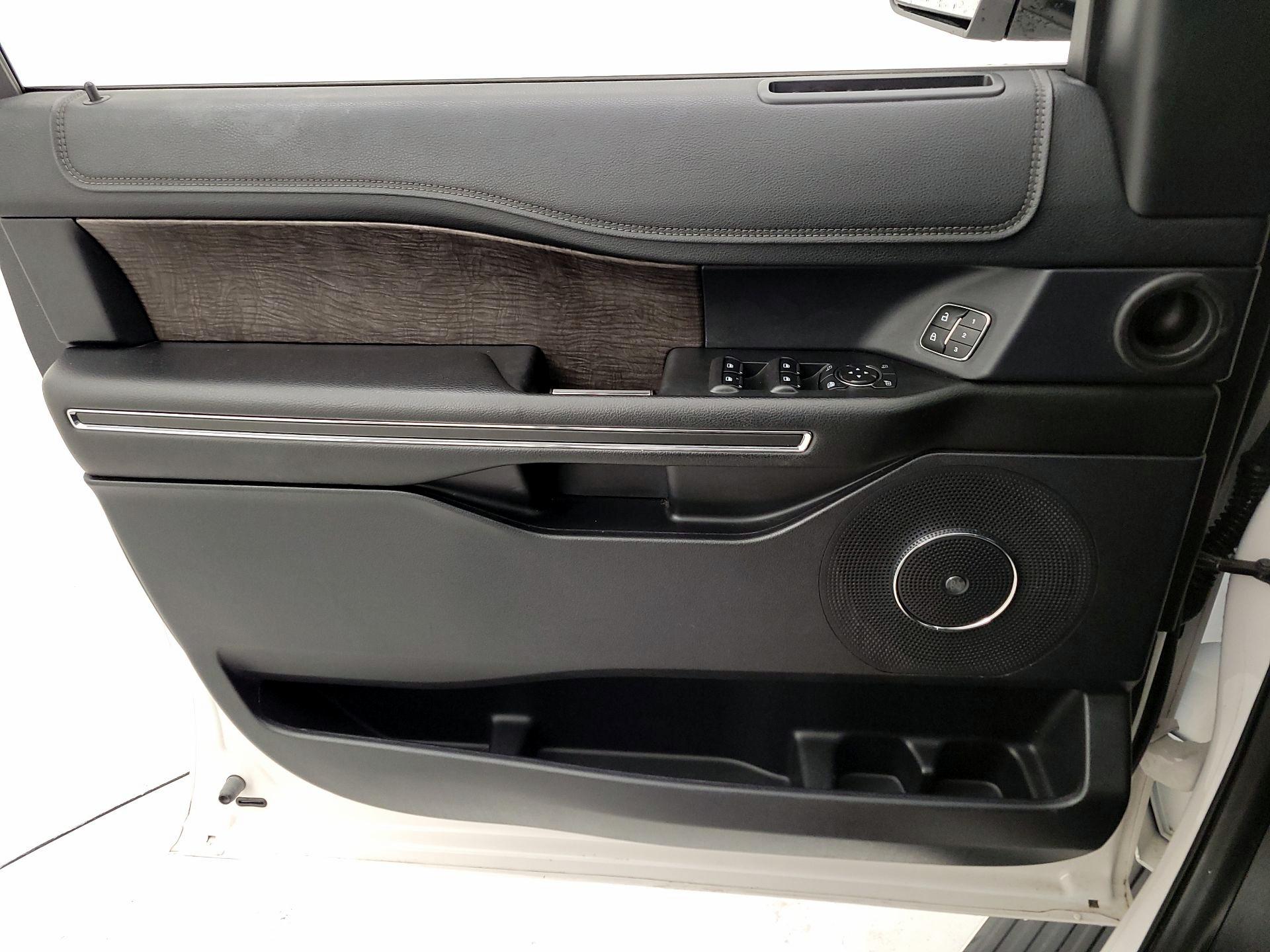 Thumbnail: 2019 Ford Expedition - 12