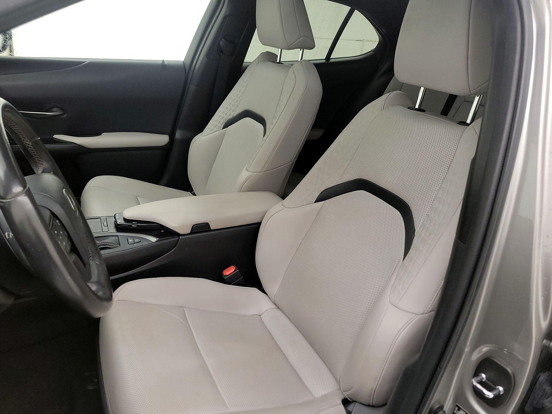 Thumbnail: 2020 Lexus UX - 11